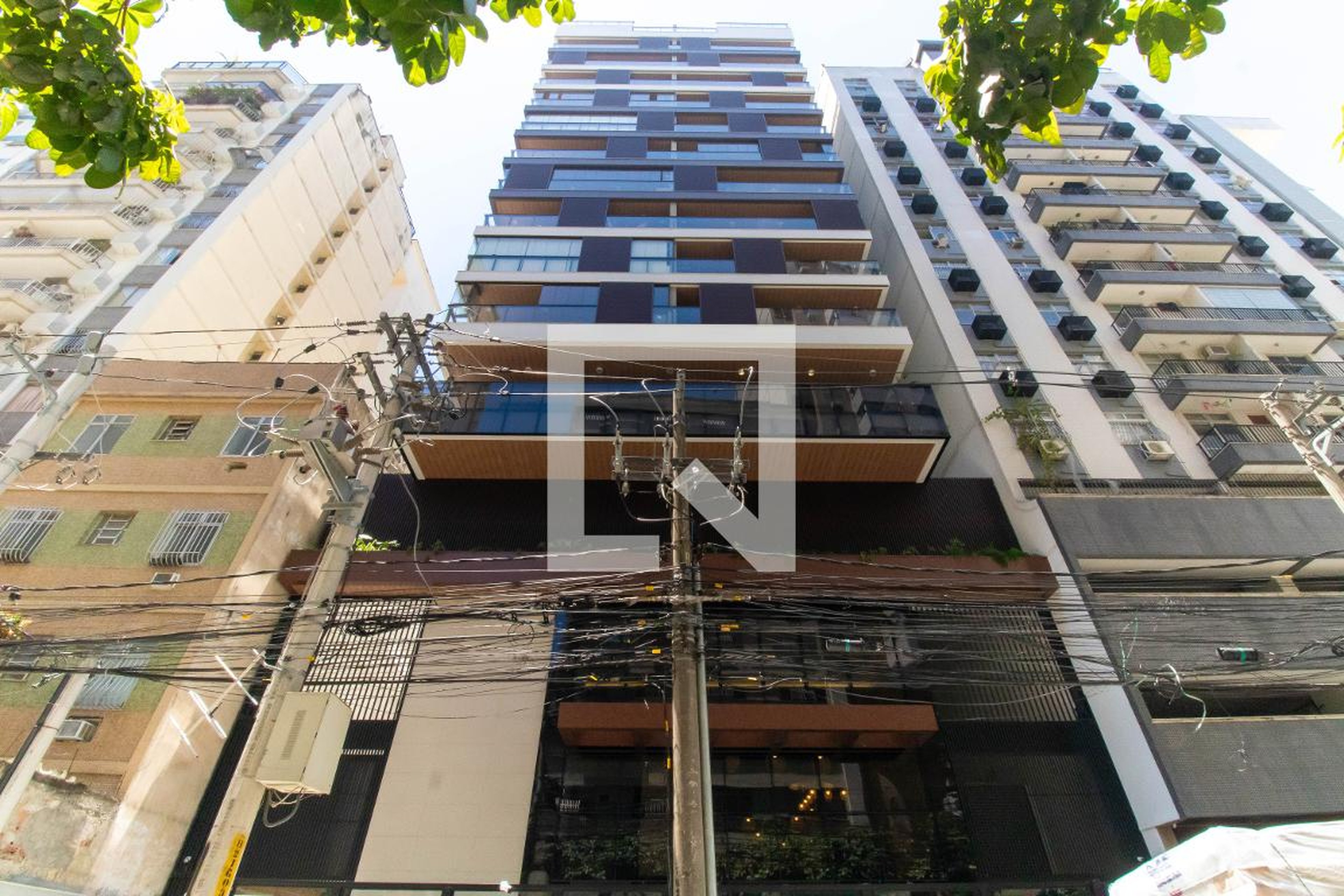 Fachada Condomínio em Rua Joaquim Távora, 81