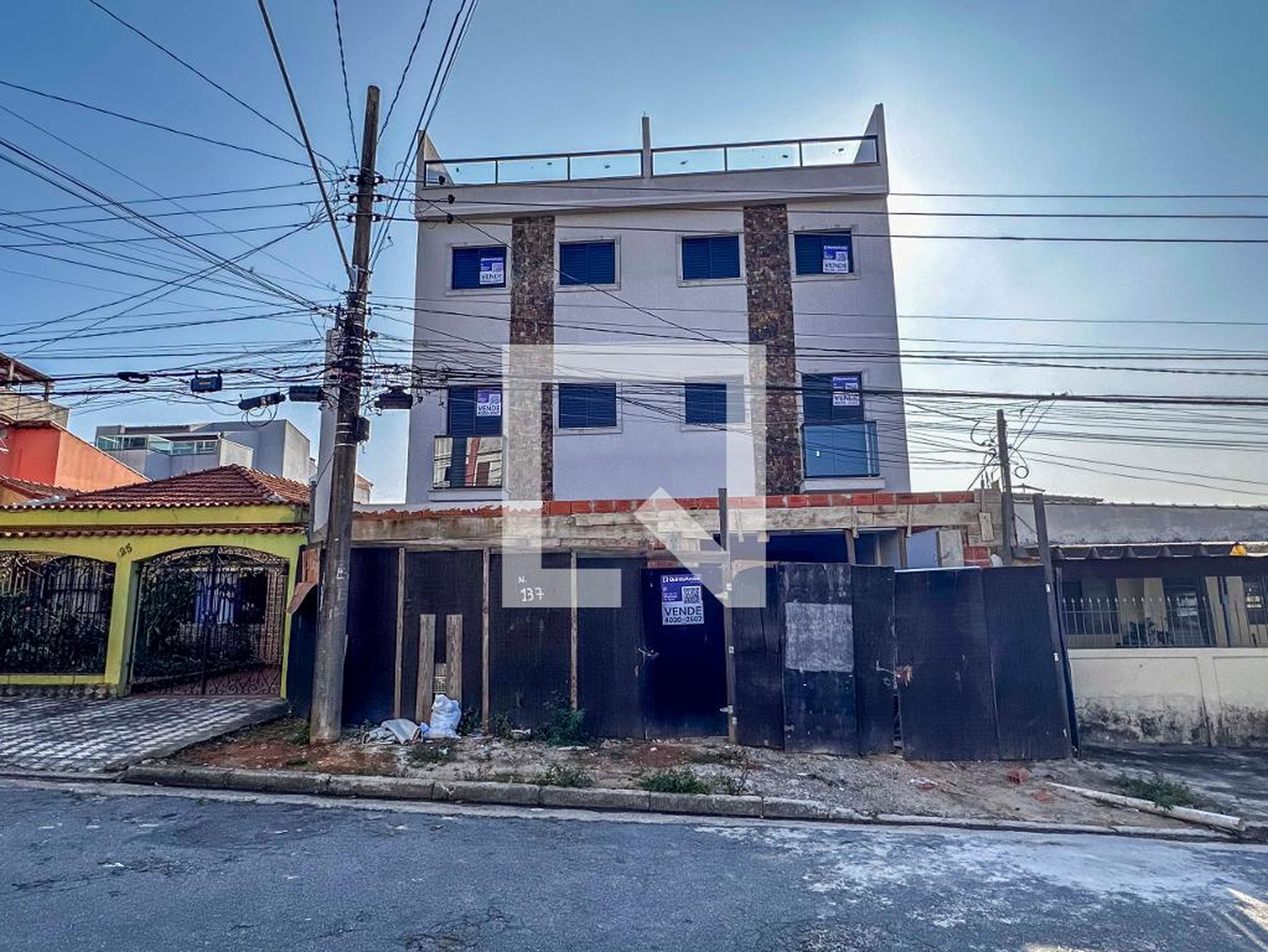 Fachada Condomínio em Rua Hipólito da Costa, 137