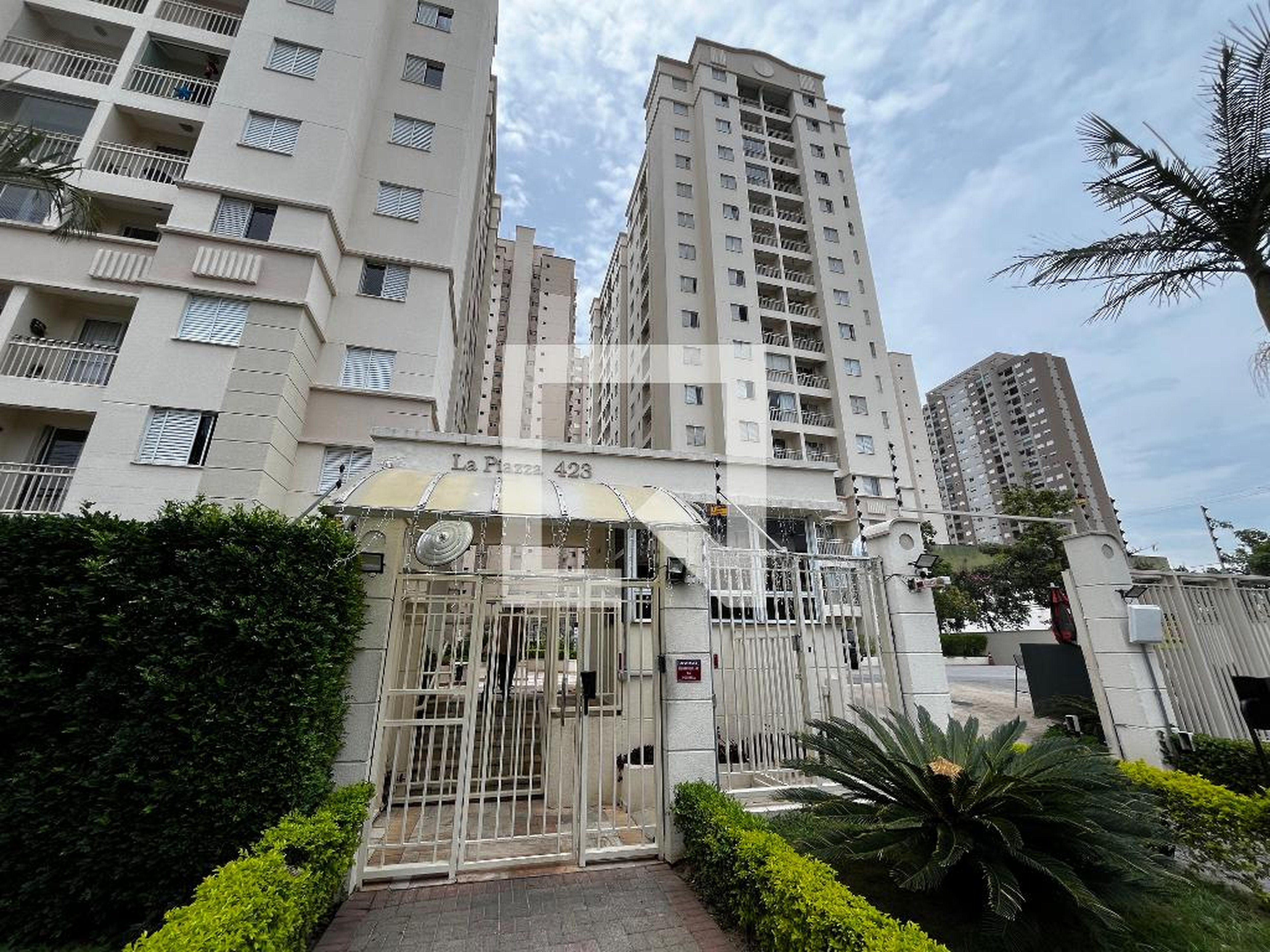 Fachada Condomínio La Piazza