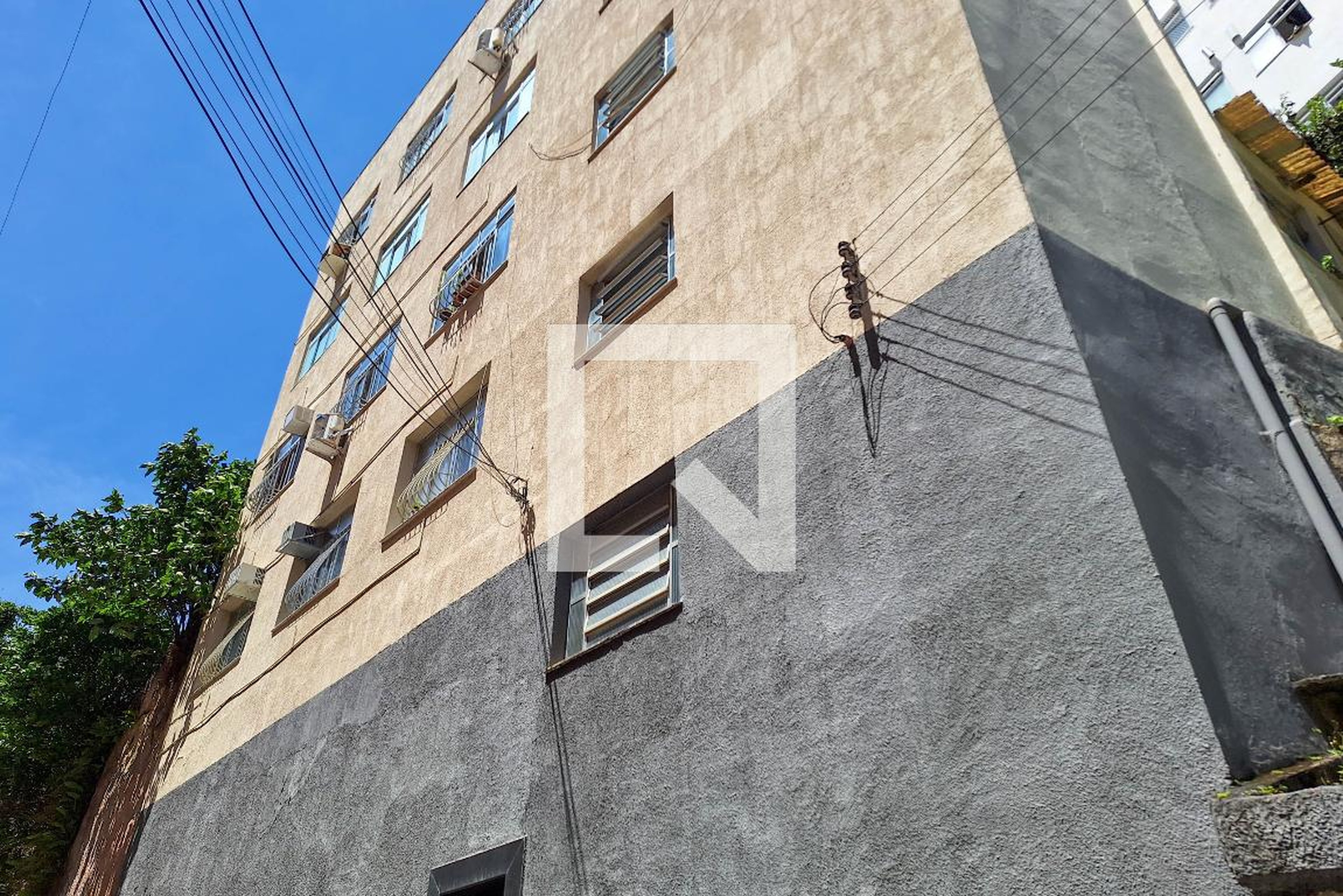 Fachada Condomínio em Rua Abel, 30