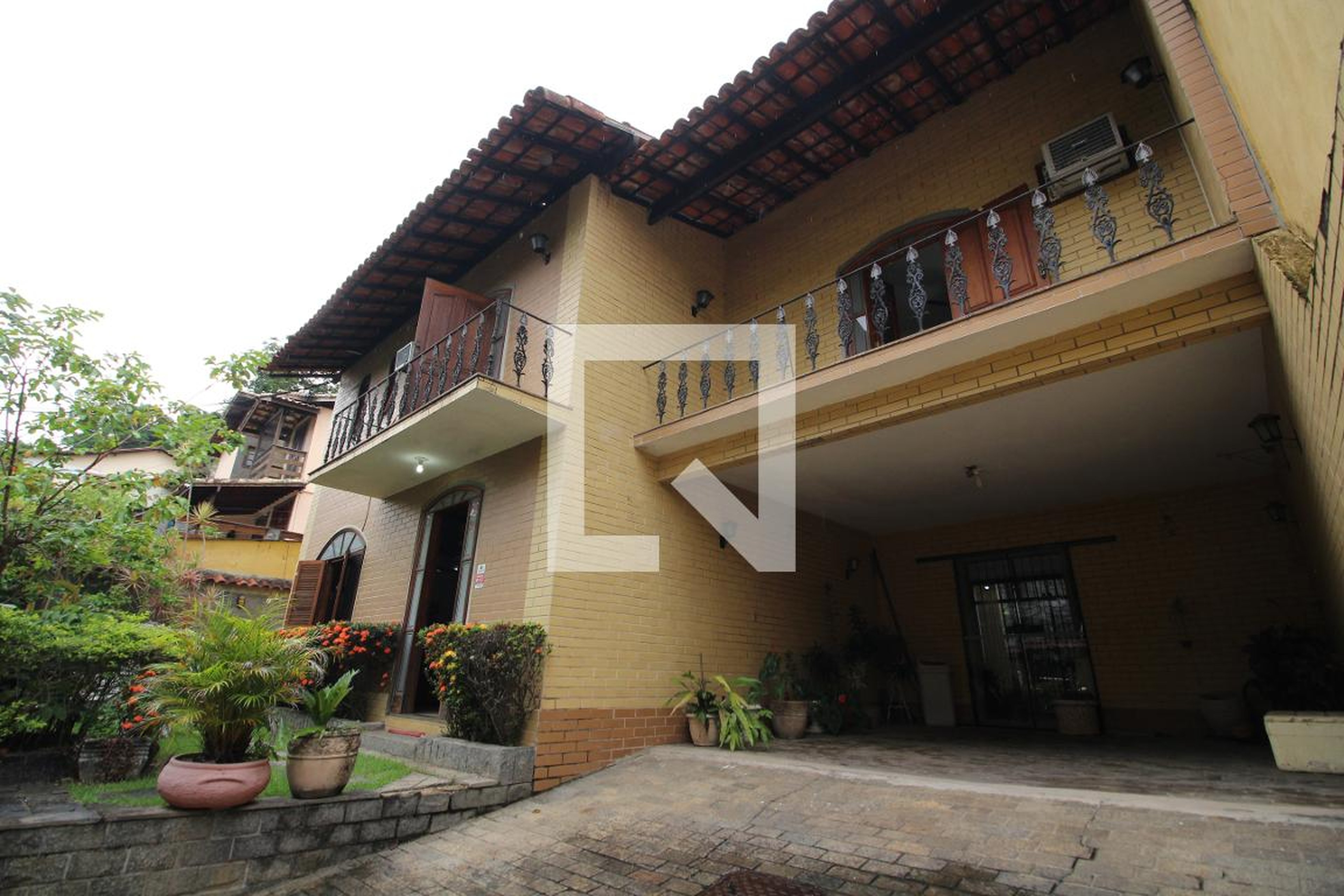 Fachada Condomínio em Rua Afonso Vasconcelos Várzea, 110