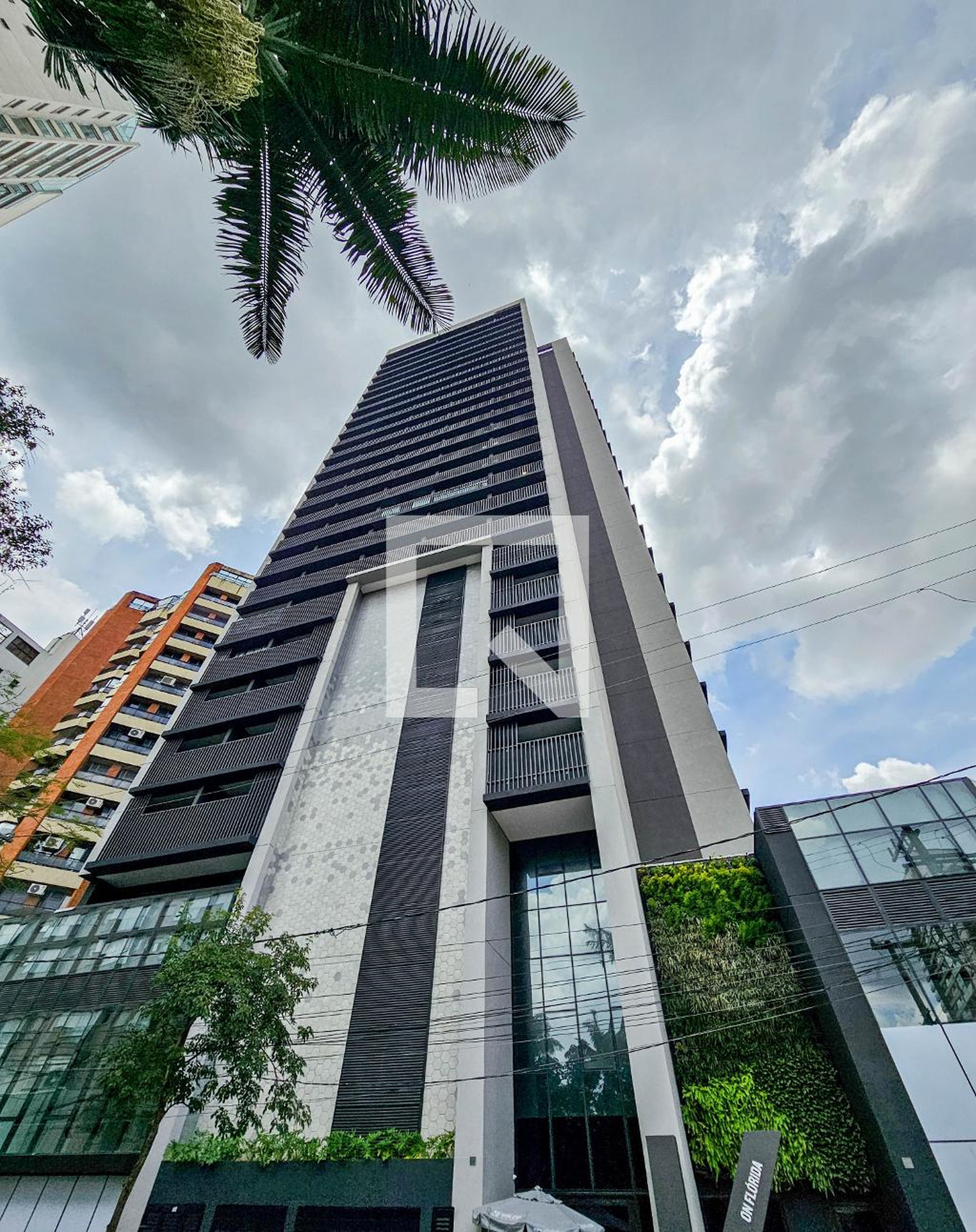 Fachada Condomínio em Rua Flórida, 52