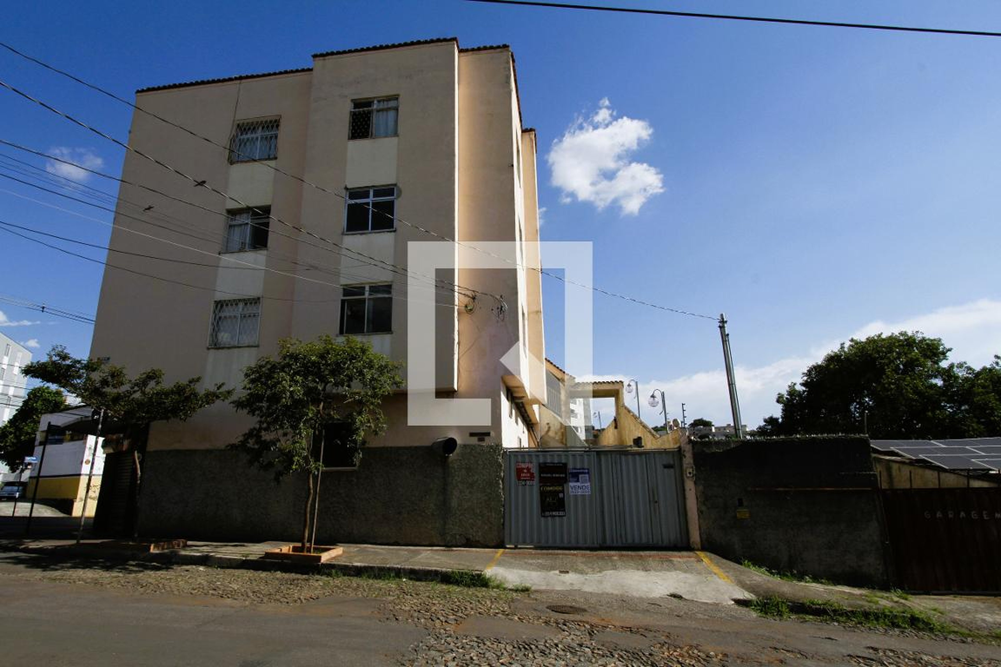 Fachada do Prédio Condomínio em Rua Souza Menezes, 11