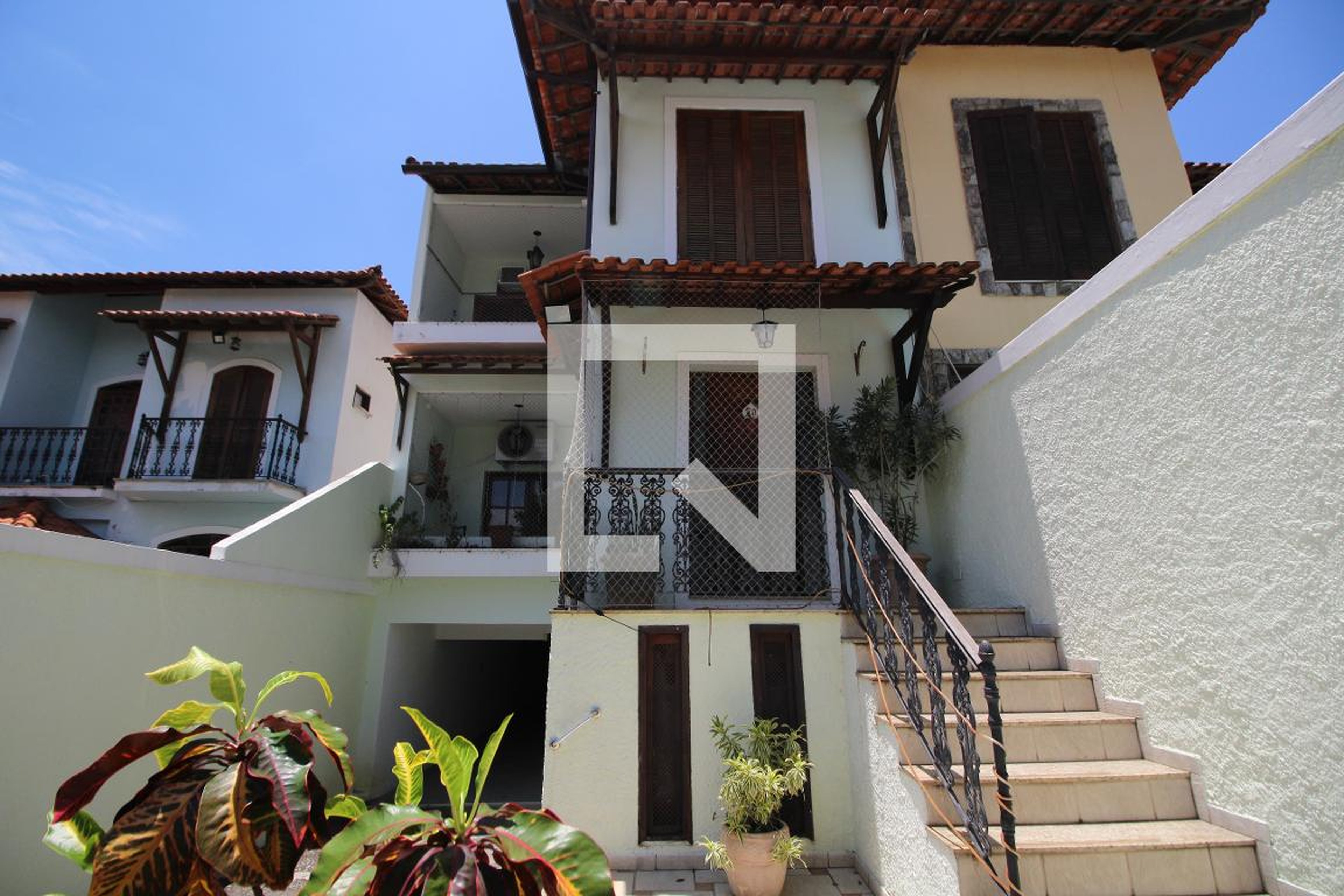 Fachada Condomínio em Rua Coronel Vercessi, 269