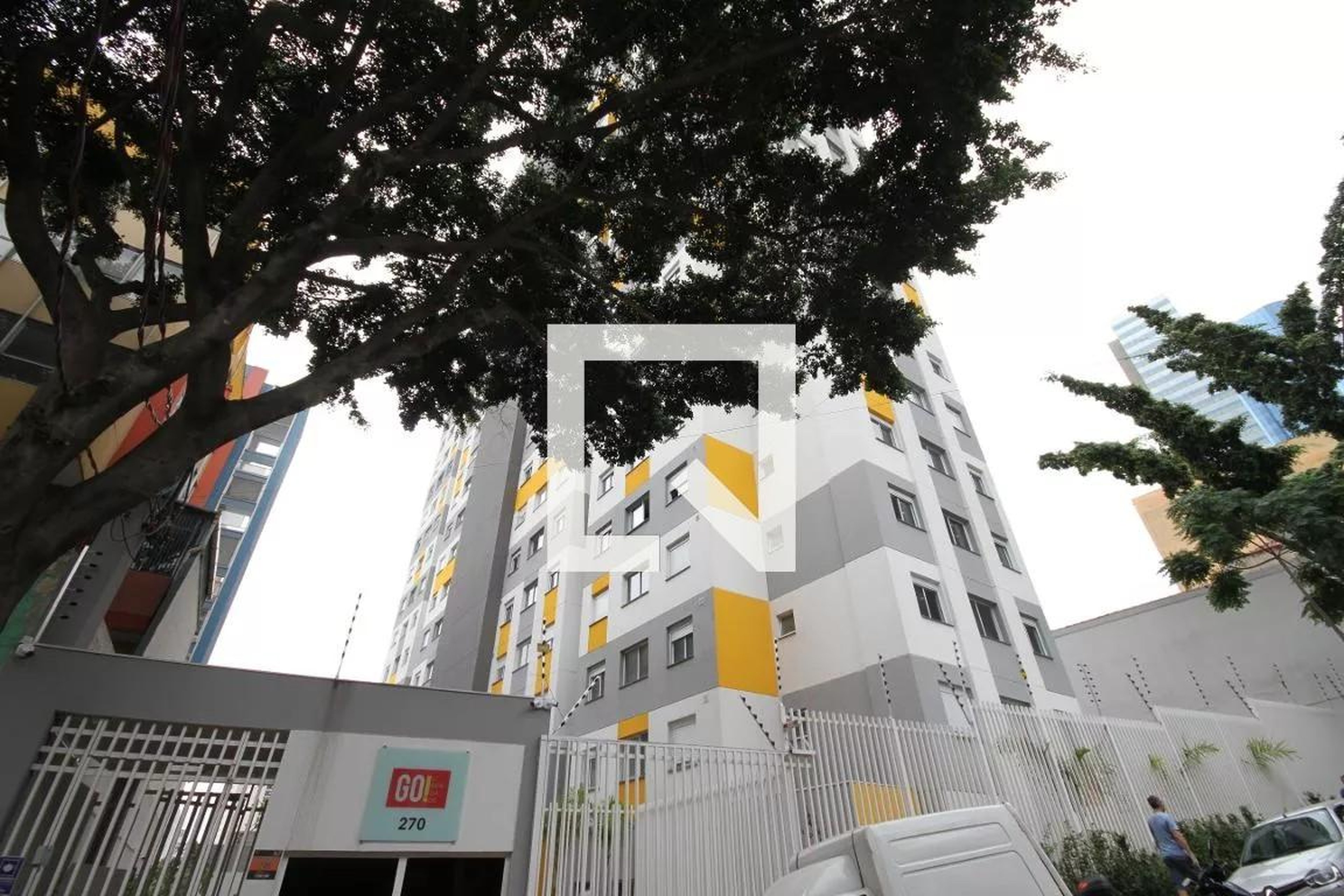 Fachada Condomínio em Rua Conde de Sarzedas, 235