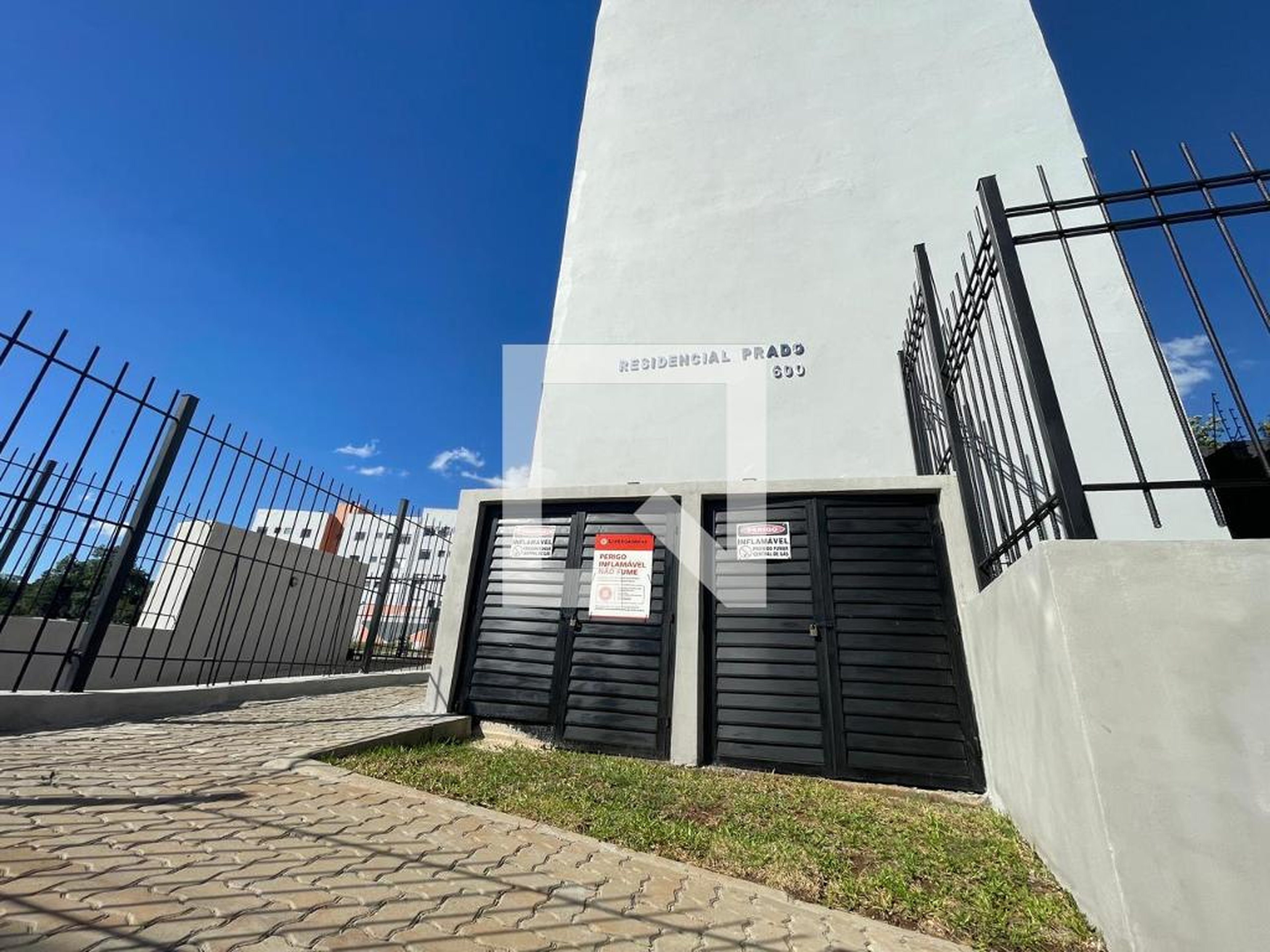 Fachada Condomínio em Rua João Pedro Schmitt, 600