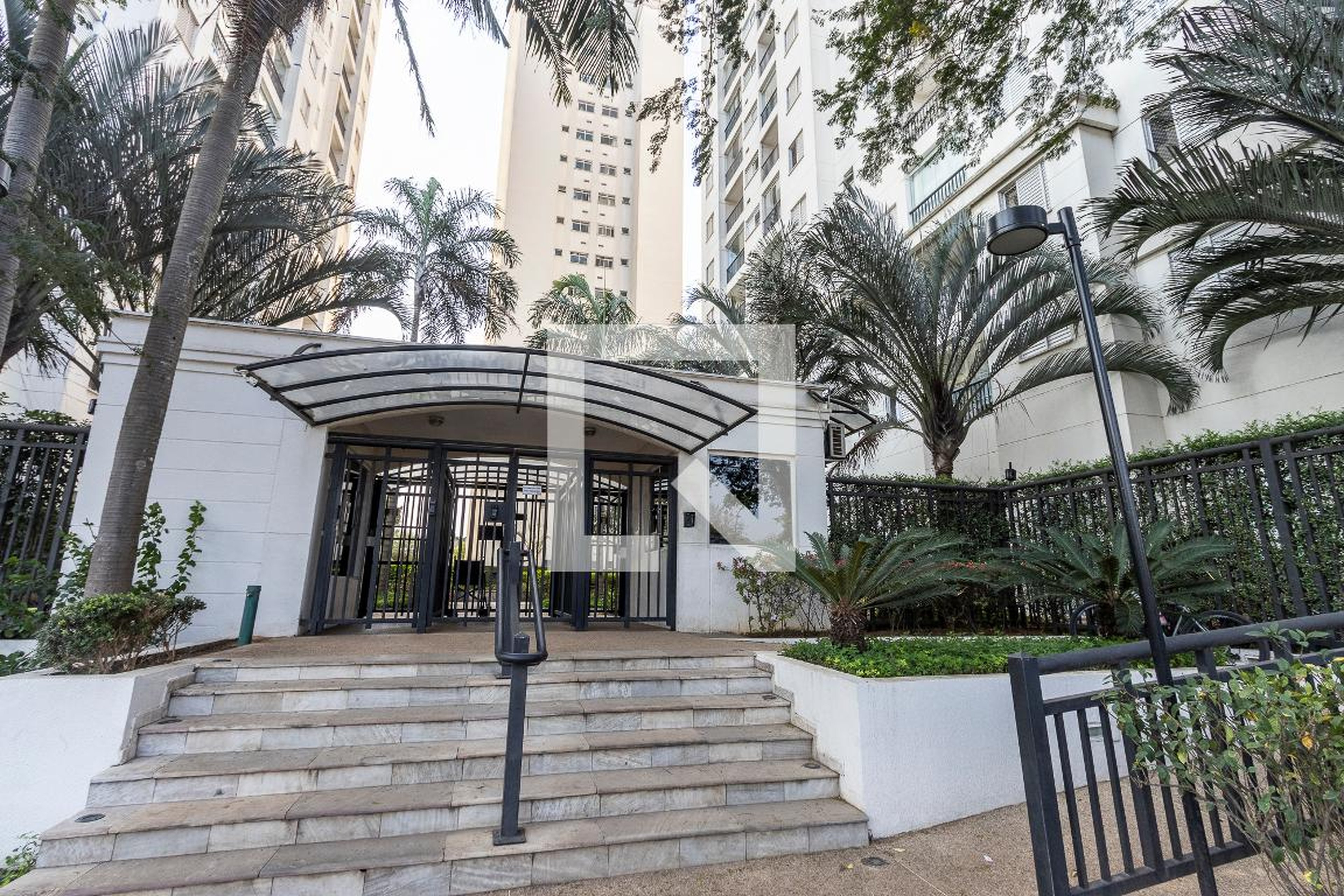 Fachada do Condomínio Condomínio Trip