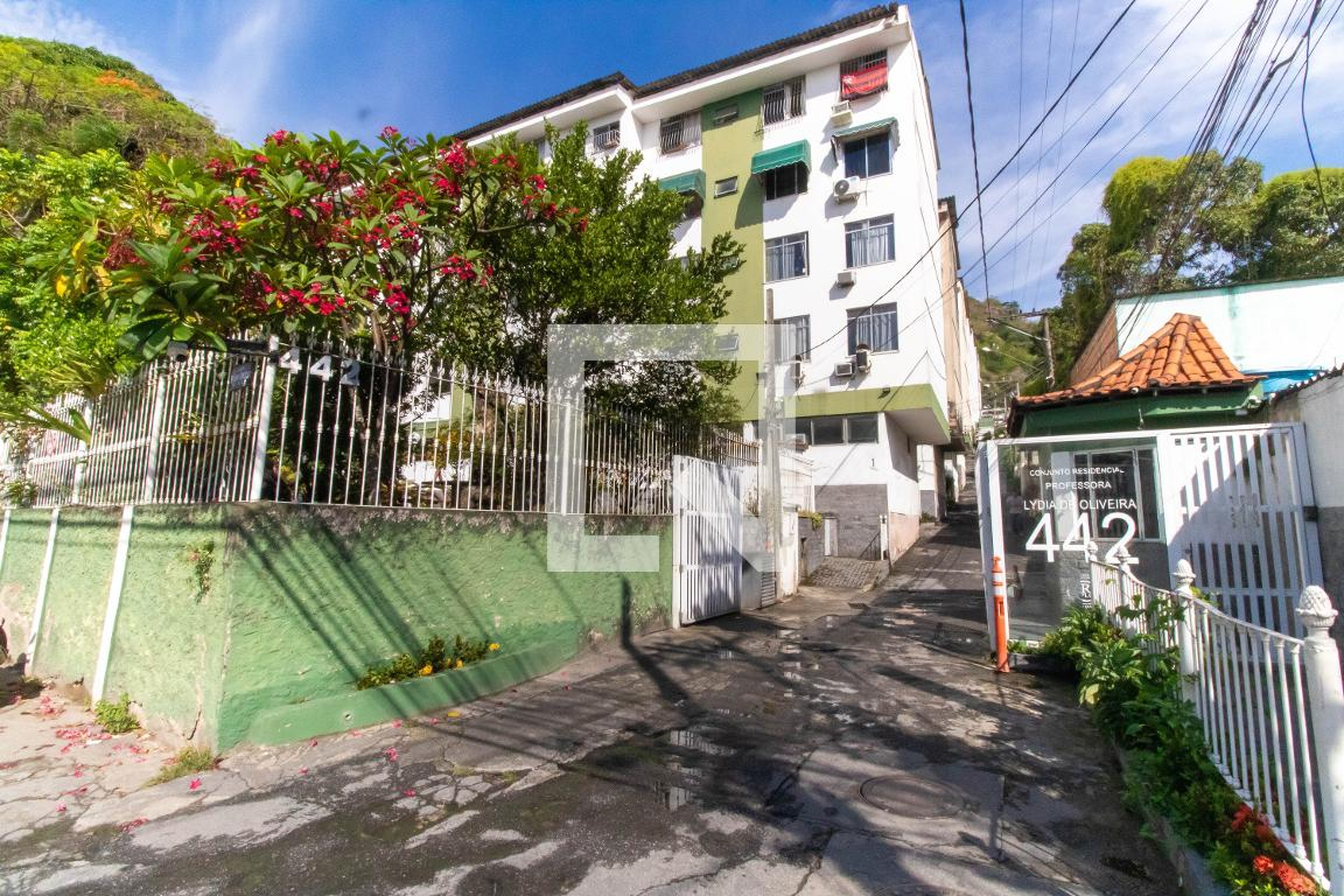 Fachada Condomínio Lydia de Oliveira