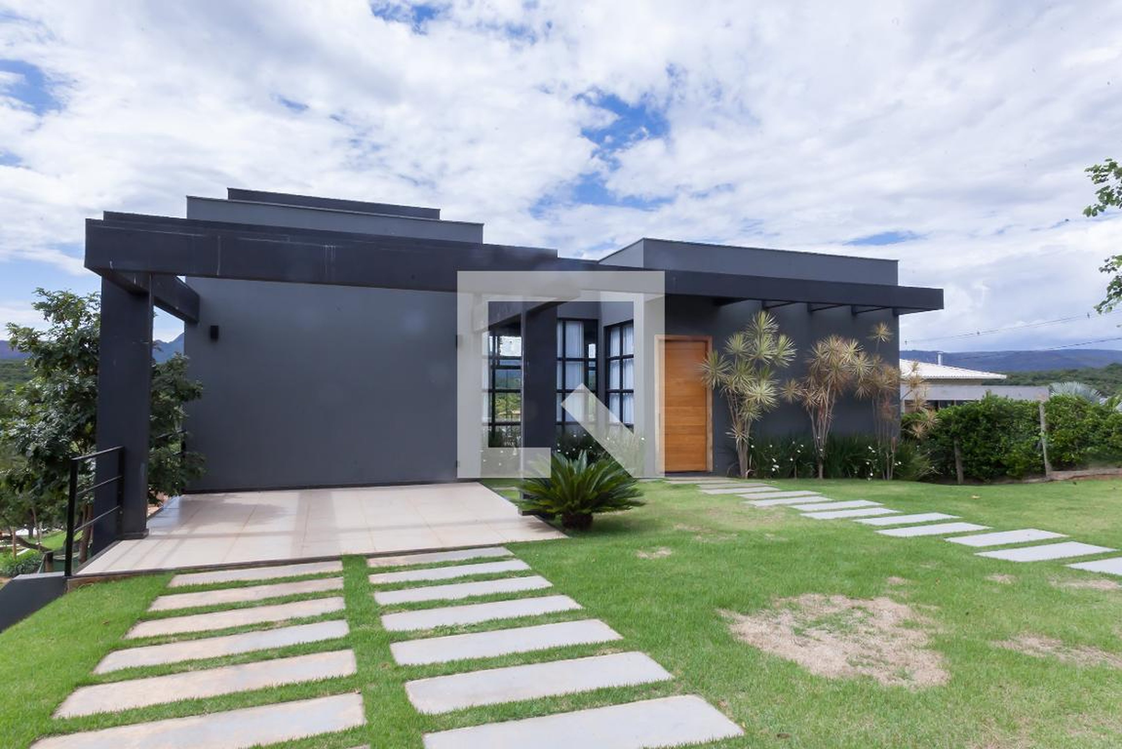 Fachada Condomínio em Rua Das Magnolias, 352