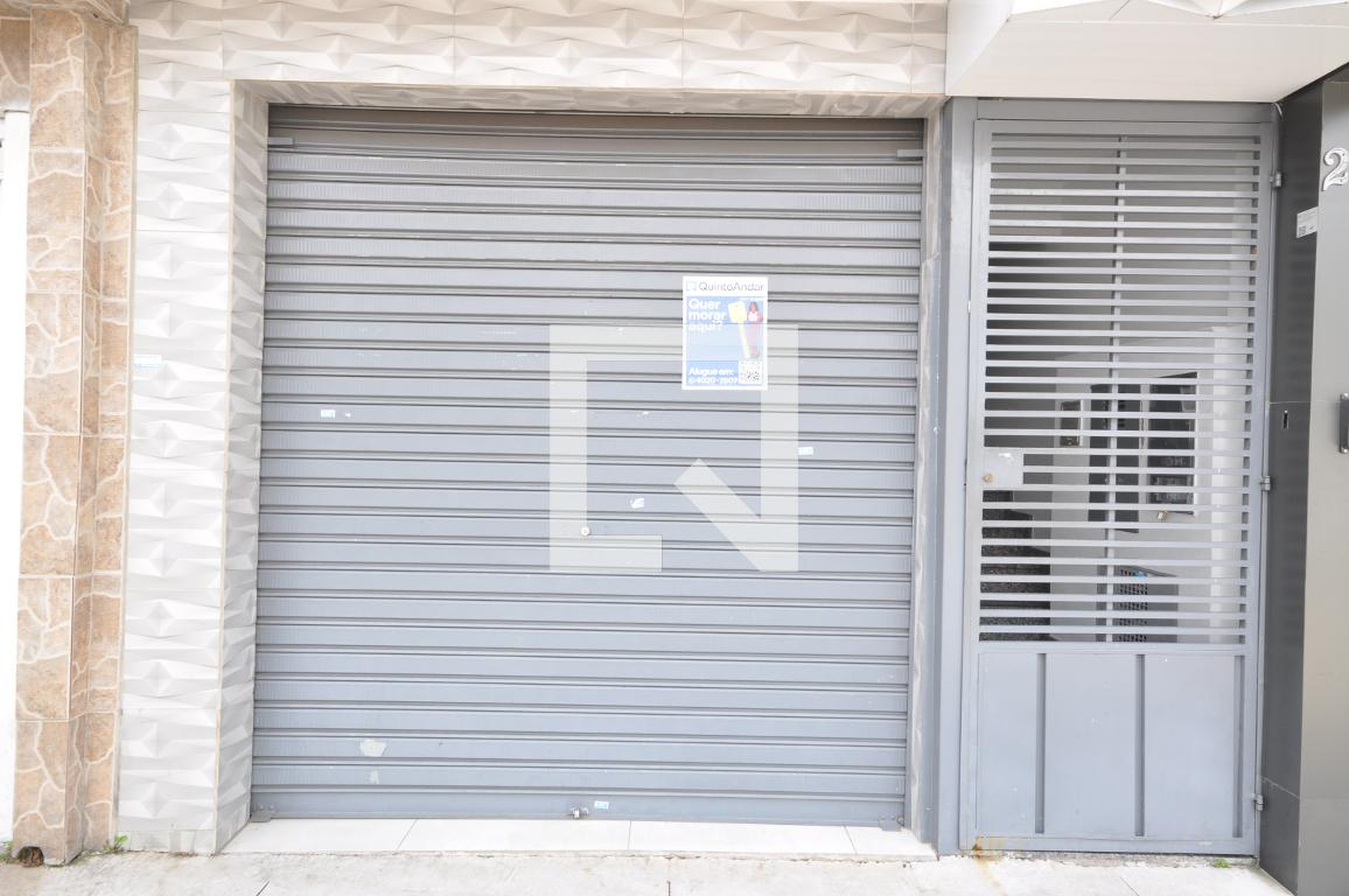 Fachada Condomínio em Rua Doutor Carlos Bastos Aranha, 222