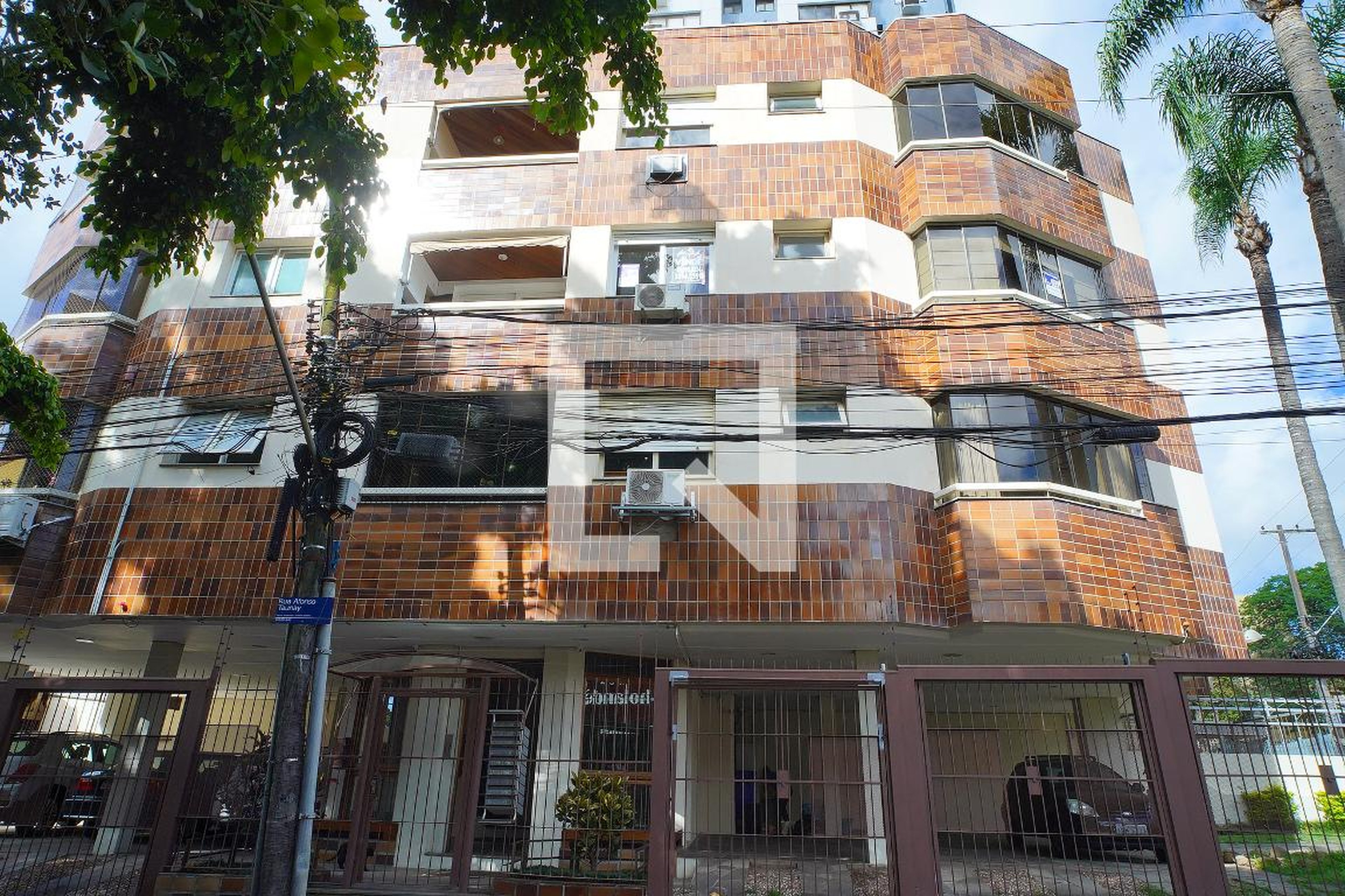 Fachada Condomínio em Rua Afonso Taunay, 15