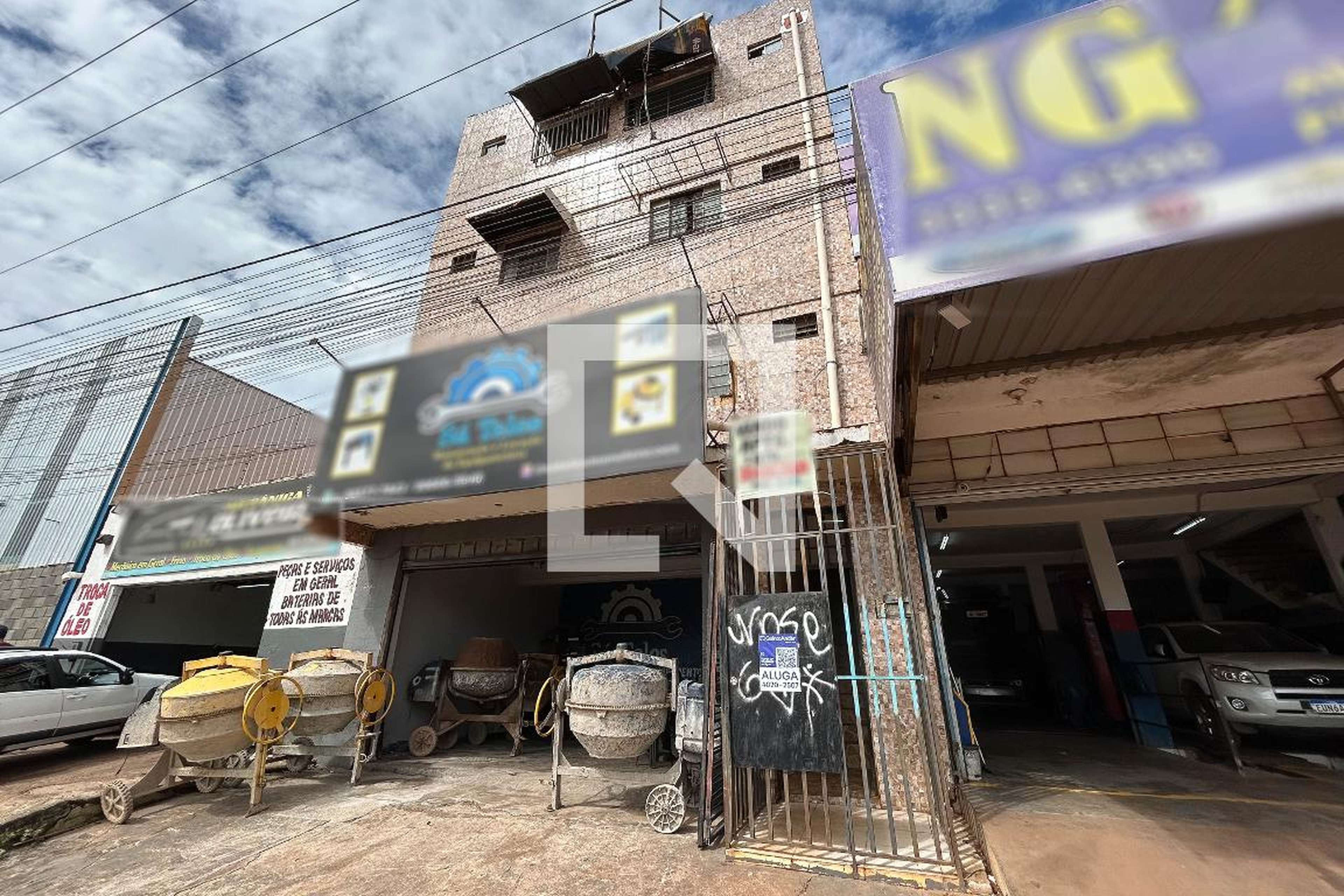 Fachada Condomínio em Ade, 600