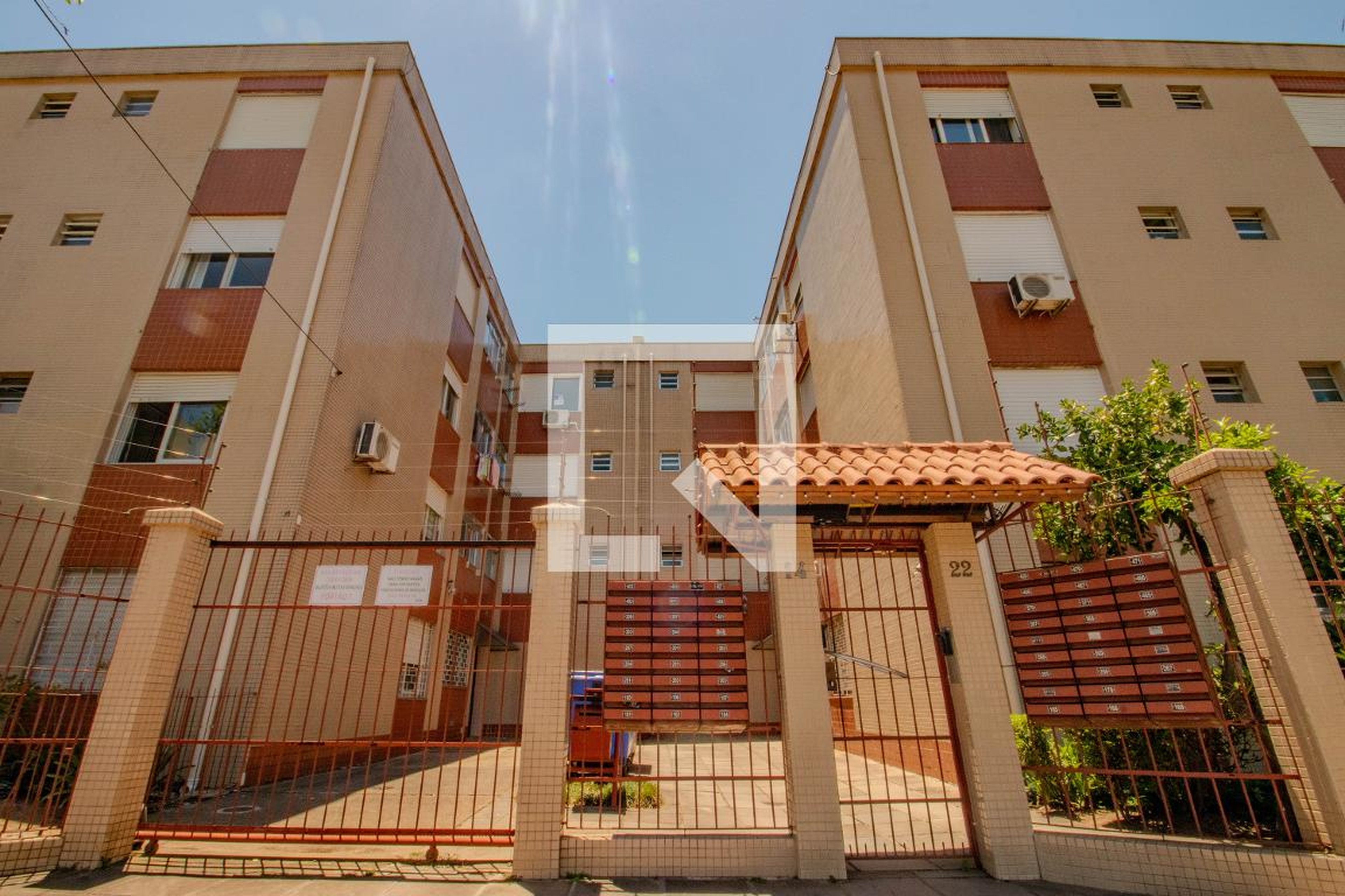 Fachada Condomínio em Rua Coronel Francisco Bitencourt, 14