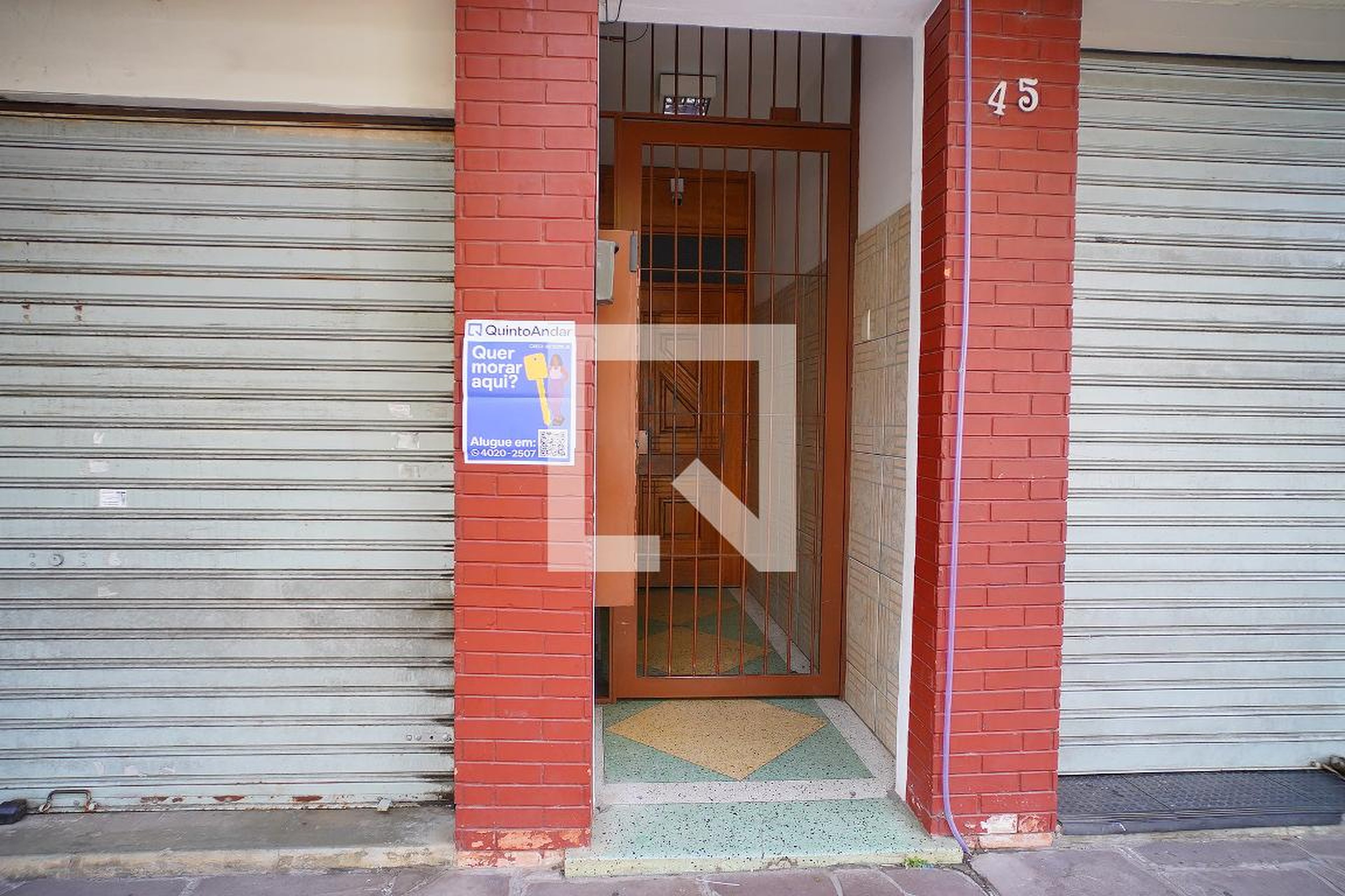 Fachada Condomínio em Rua Açores, 45