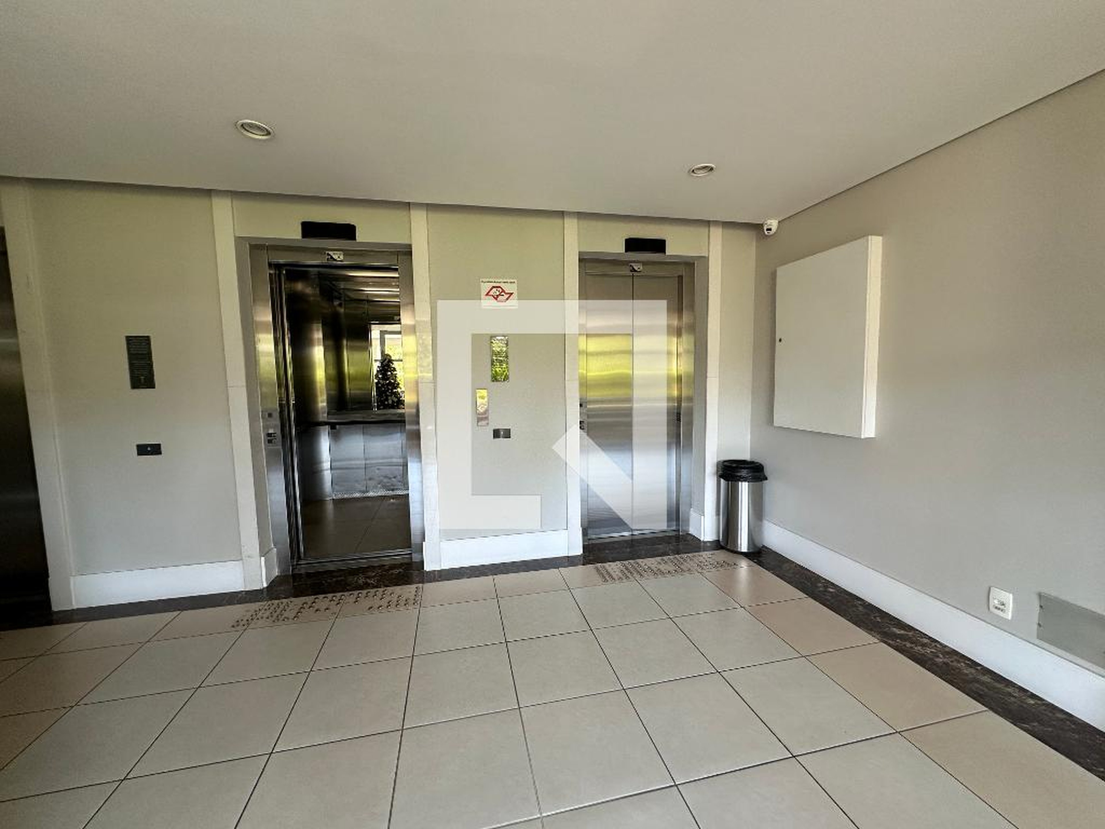 Hall de entrada - Hit Alphaville