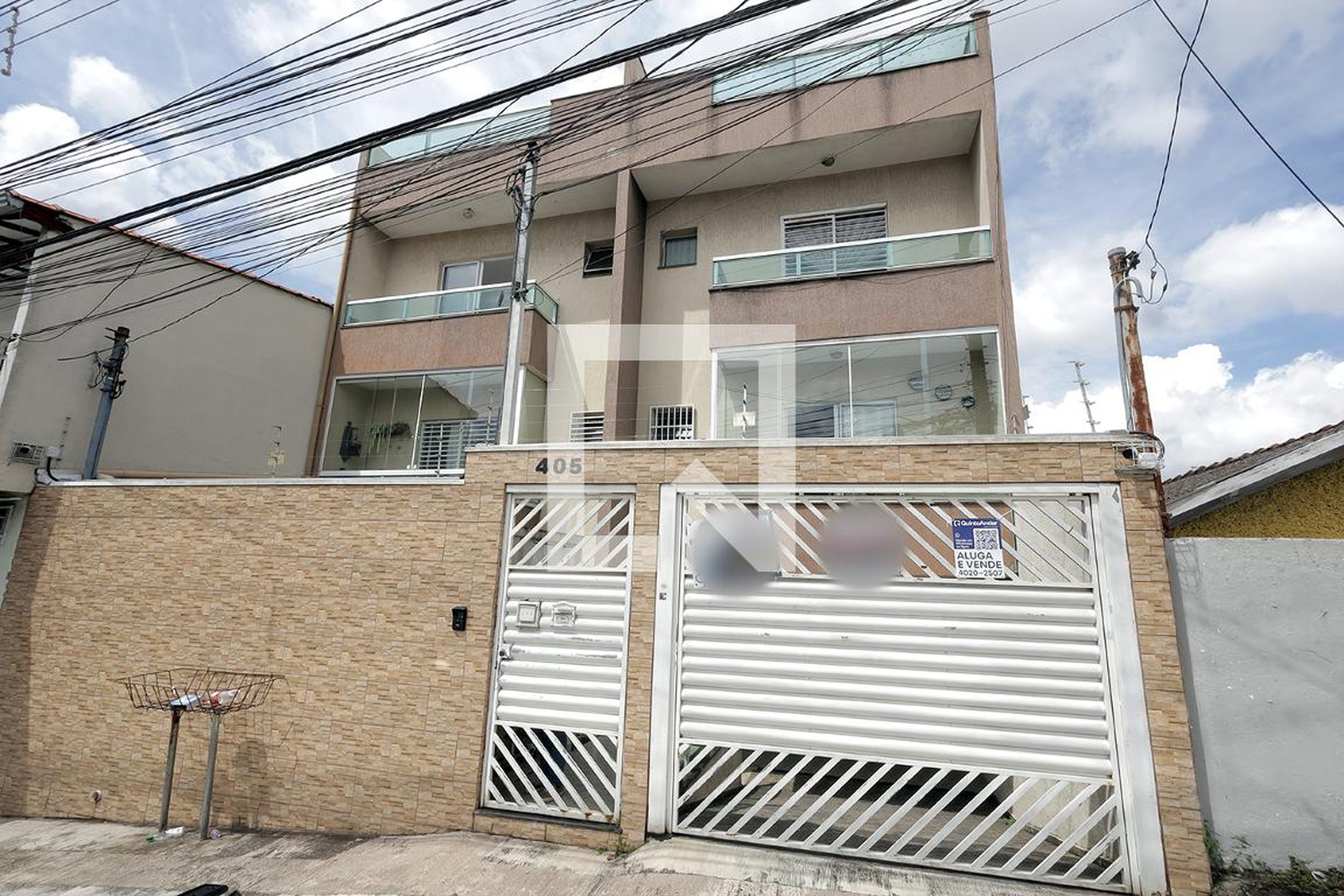 Fachada Condomínio em Rua Araújo Abranches, 150