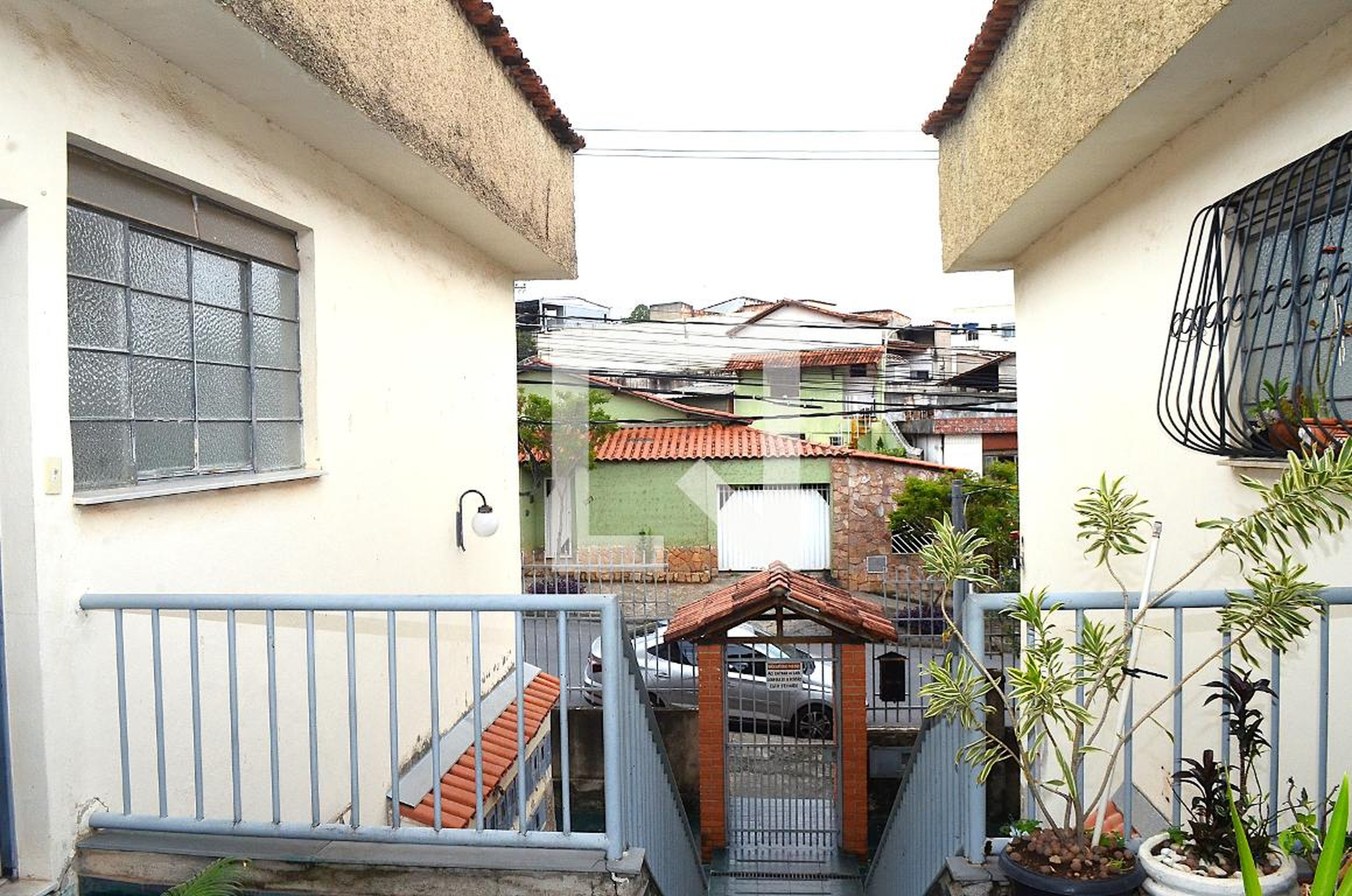 Hall de entrada Condomínio em Rua São João da Serra, 411