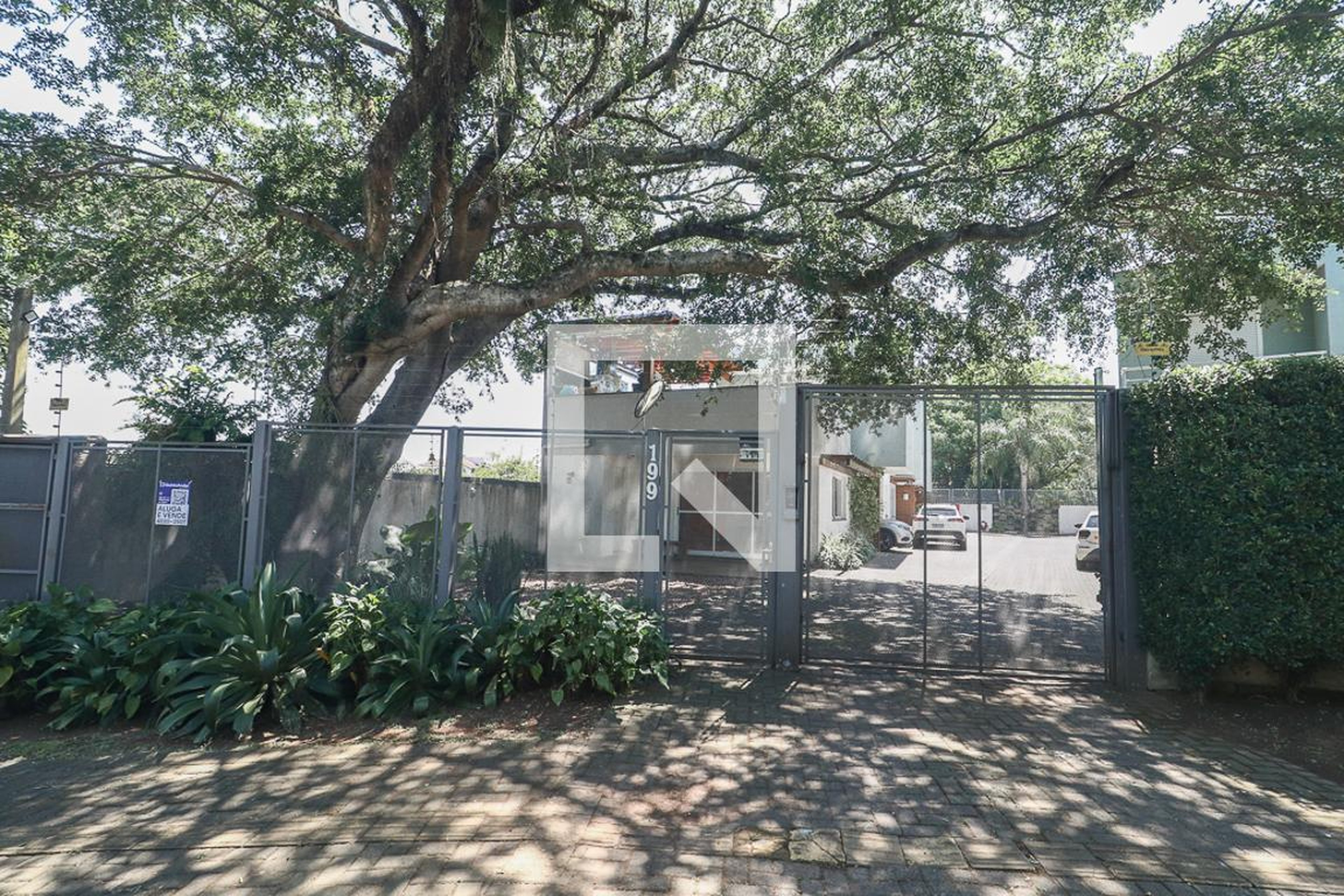 Fachada Condomínio em Rua Monte Alegre, 199