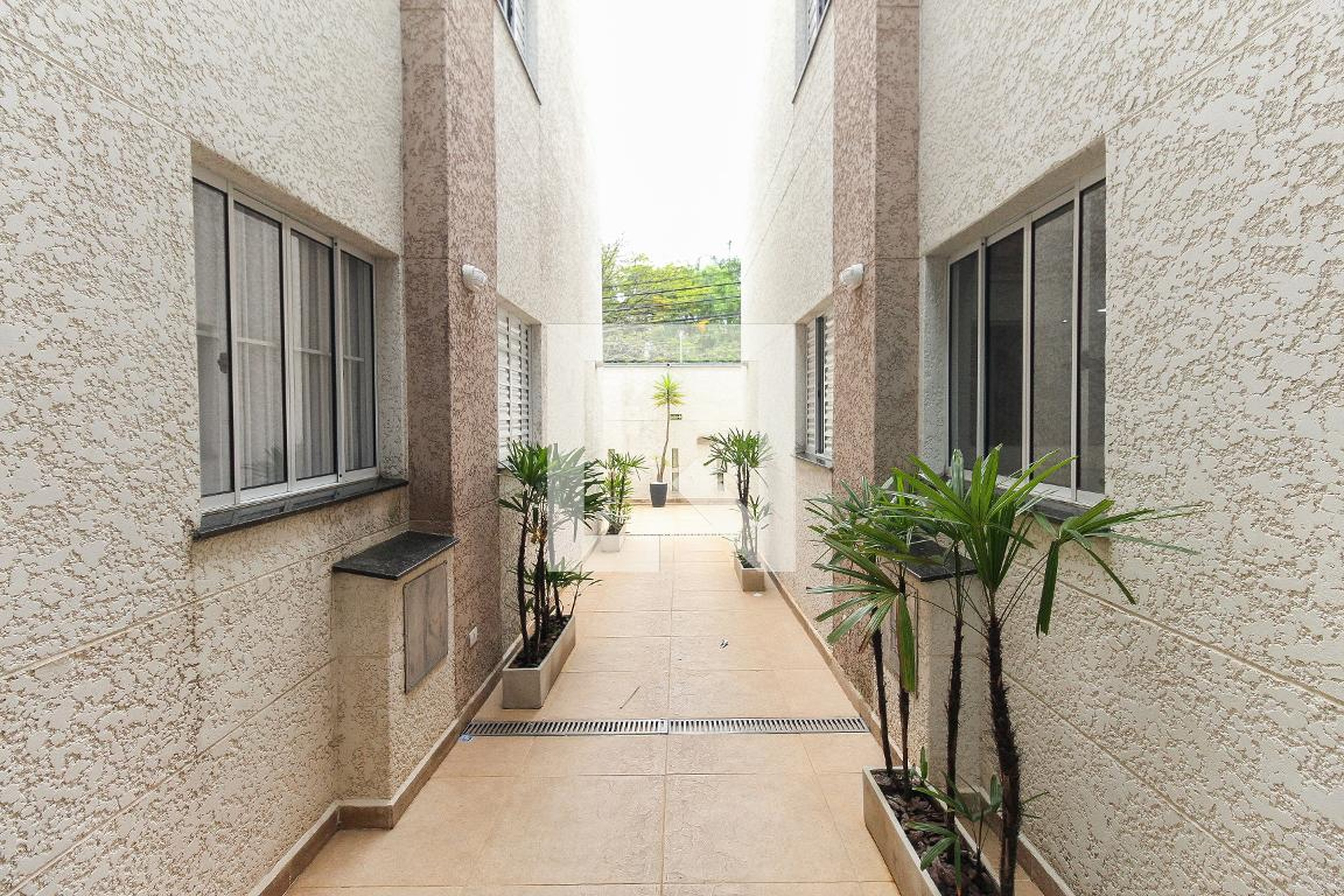 Área Comum Condomínio em Rua Tenório das Chagas, 32