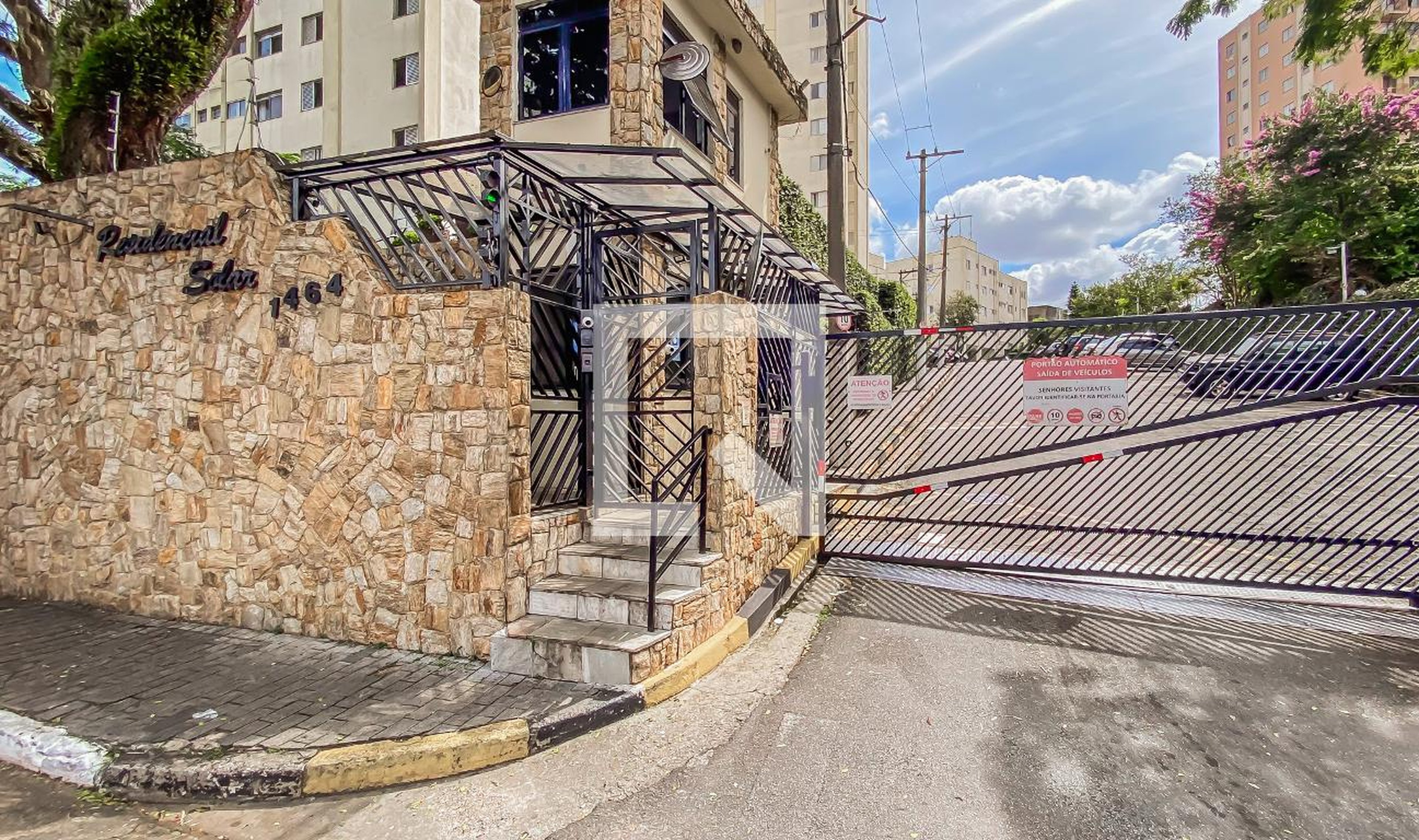 Fachada Residencial Solar