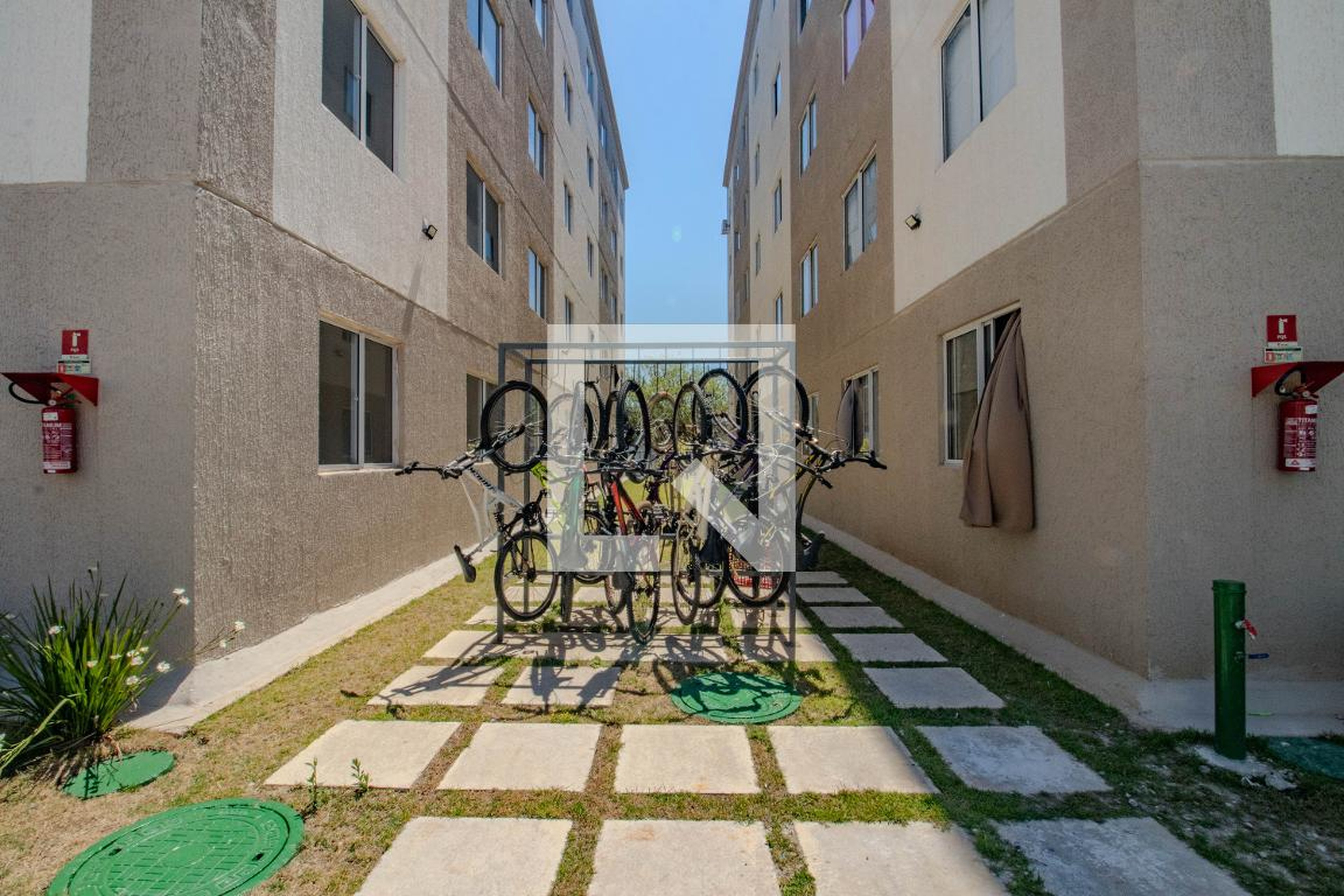 Bicicletário - Parque Paris  Construtora Tenda