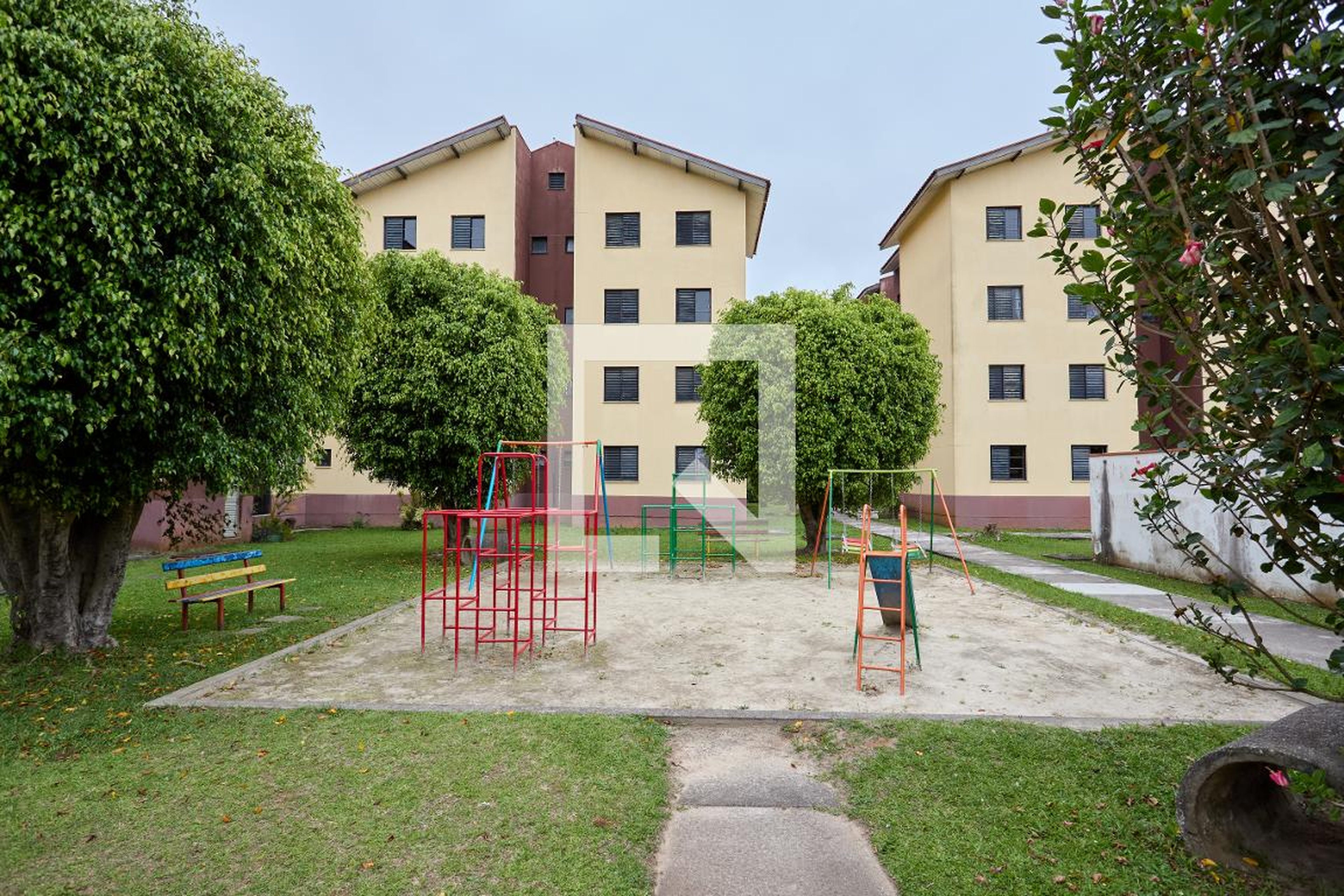 Parquinho Condomínio em Rua Agudos do Sul, 991979045