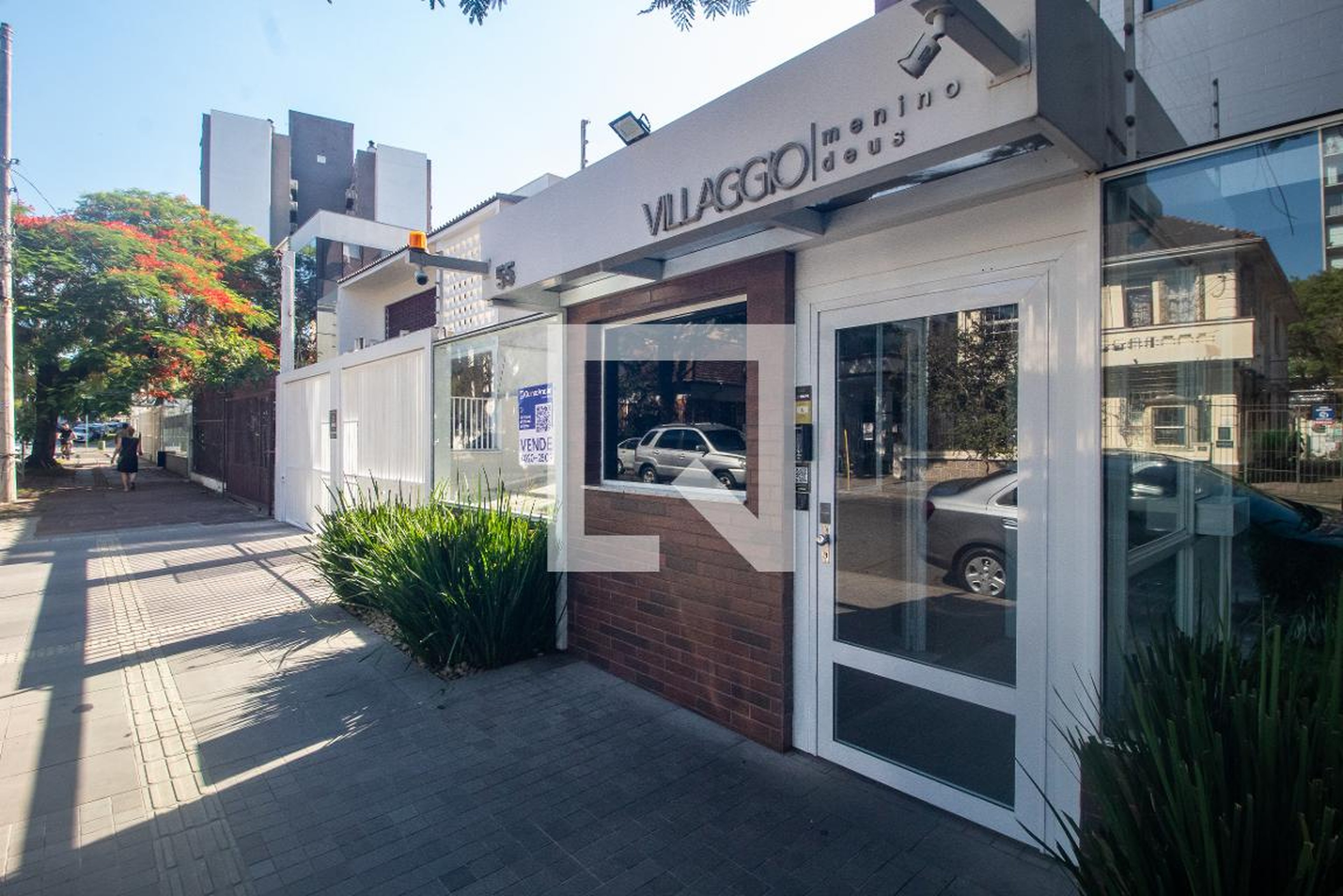 Fachada Condomínio Villaggio Menino Deus