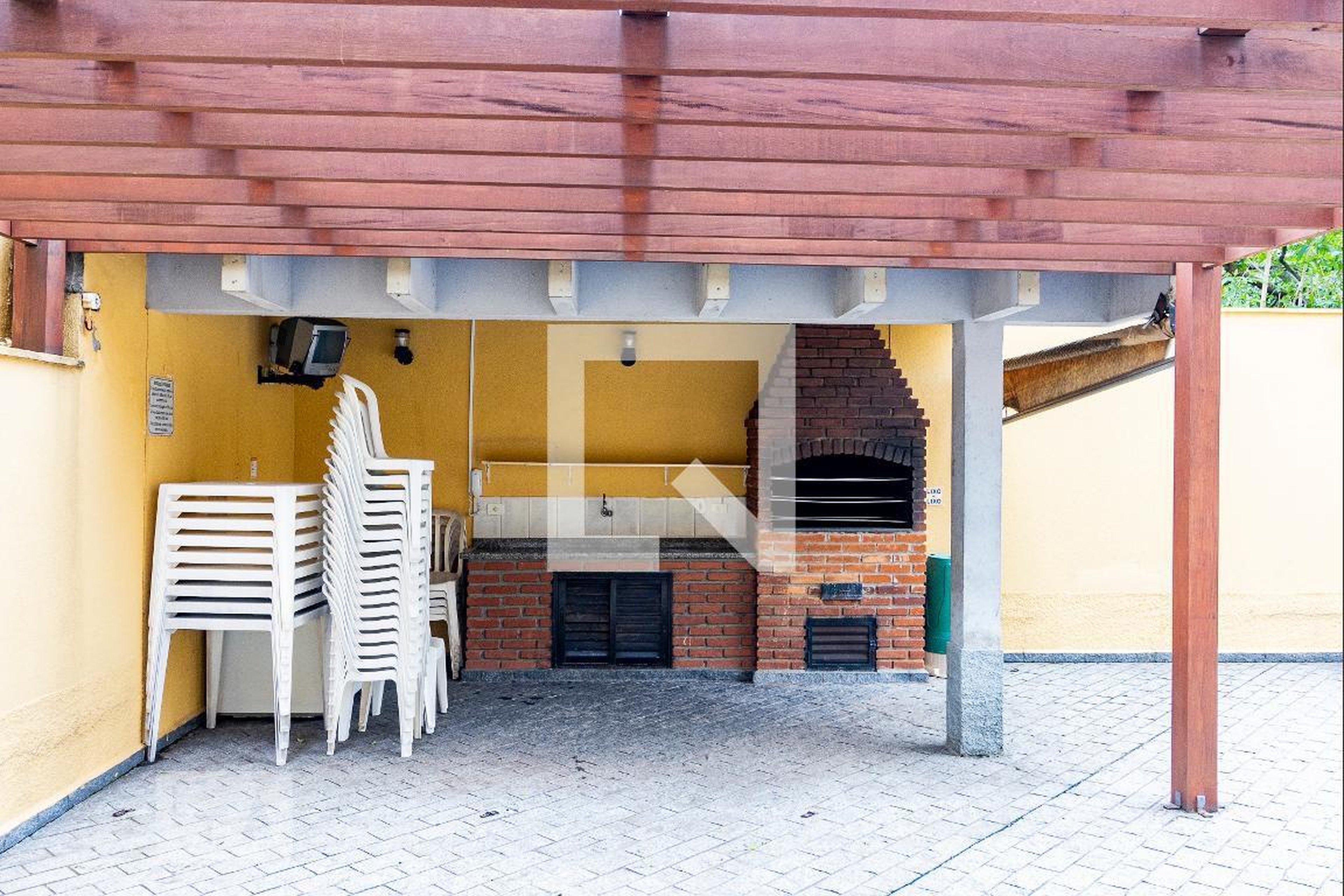 Churrasqueira - Colinas Tropical