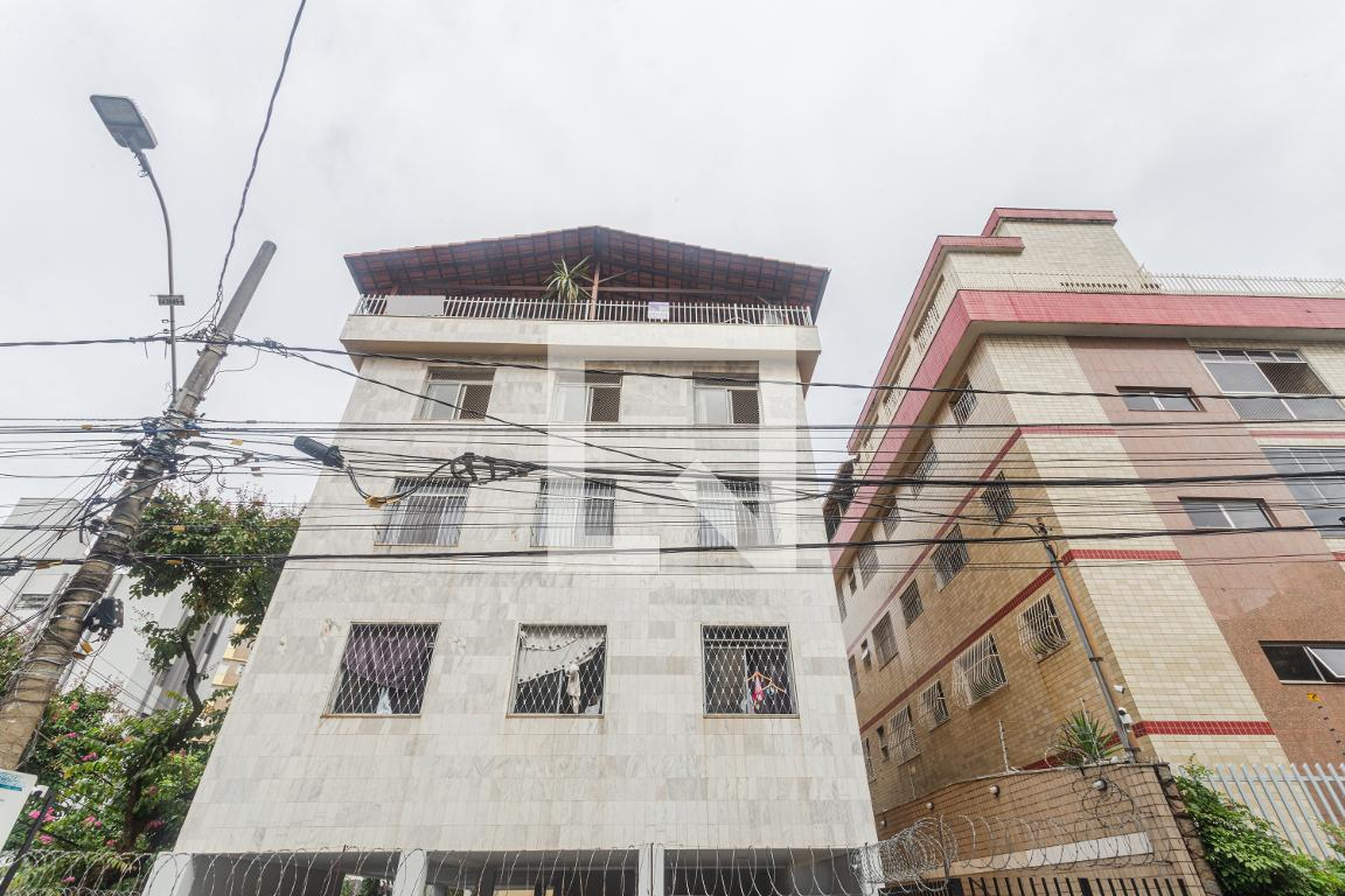 Fachada Condomínio em Rua Júlio Pereira da Silva, 295