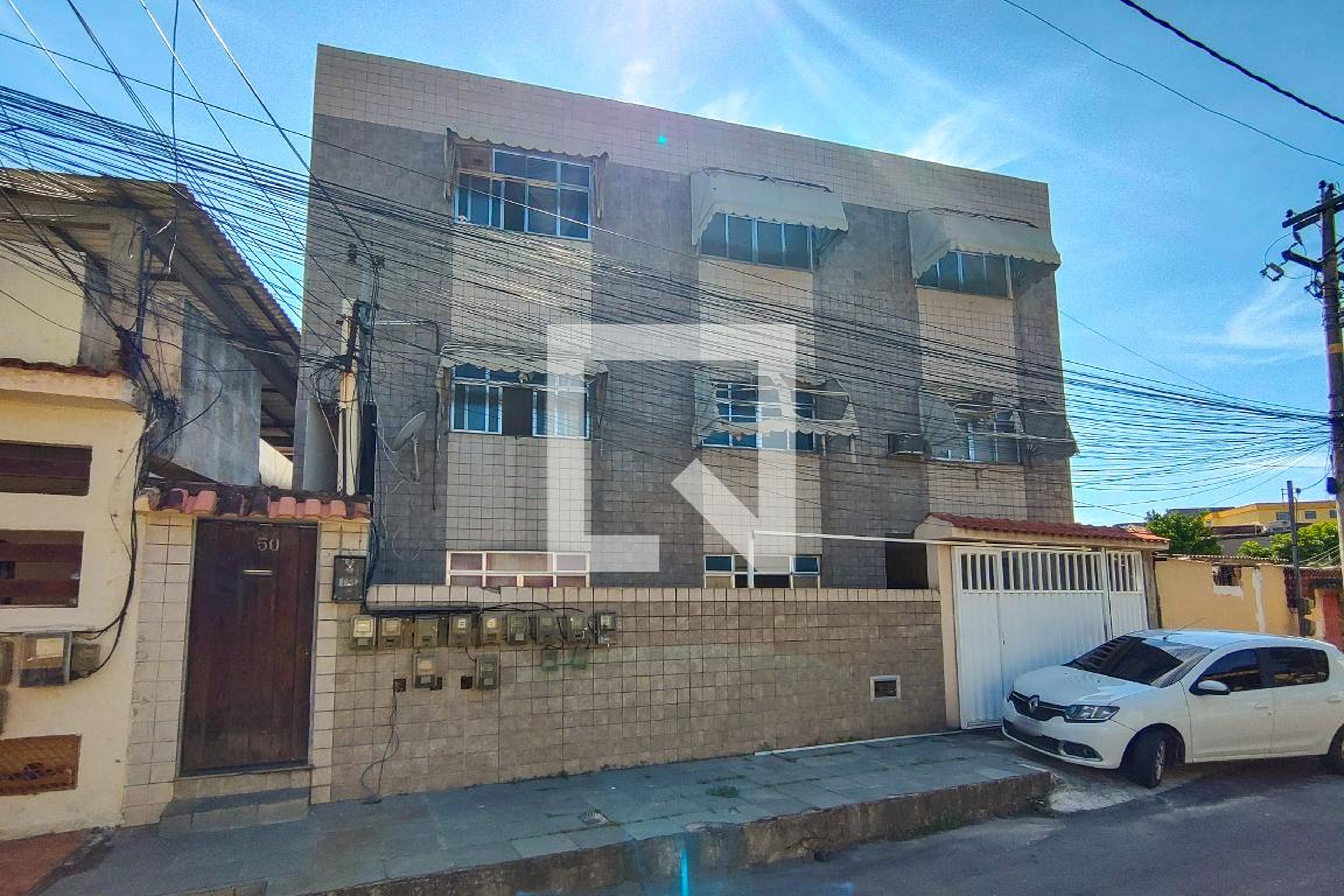 Fachada do Prédio Condomínio em Rua Américo Pereira, 50