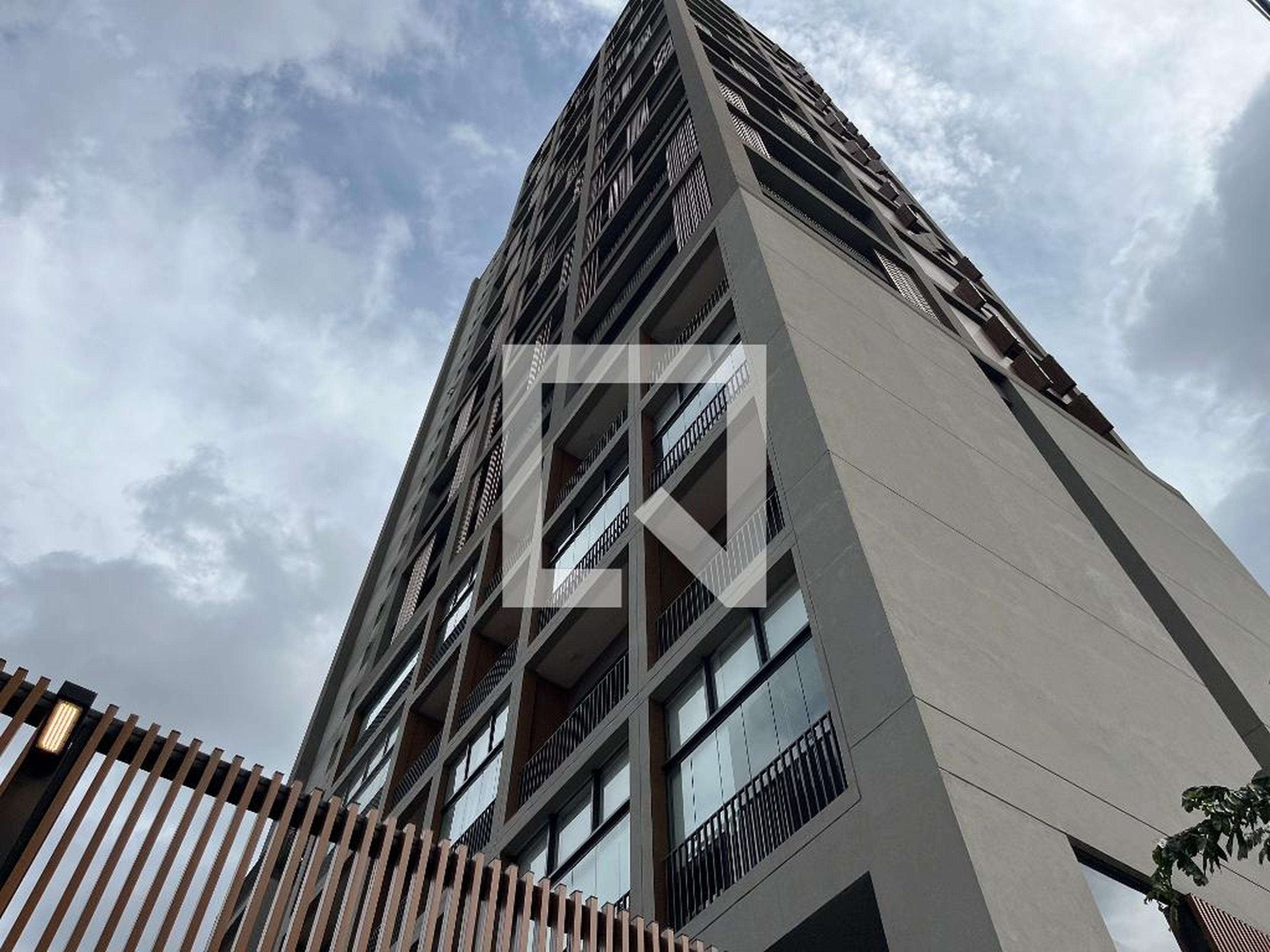 Fachada do Prédio Condomínio Aimberê by You,inc