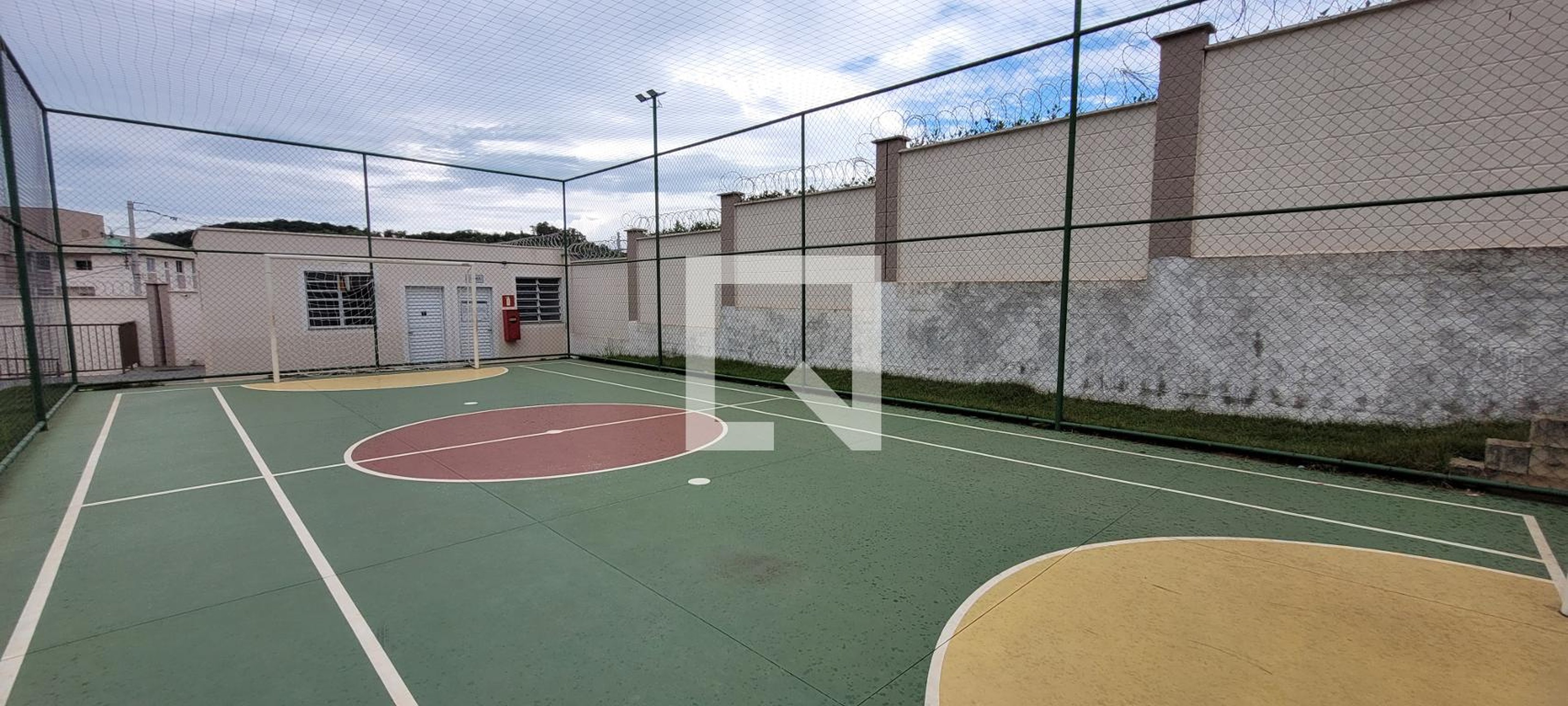 Quadra Esportiva Condomínio em Avenida Pingo de Ouro, 815