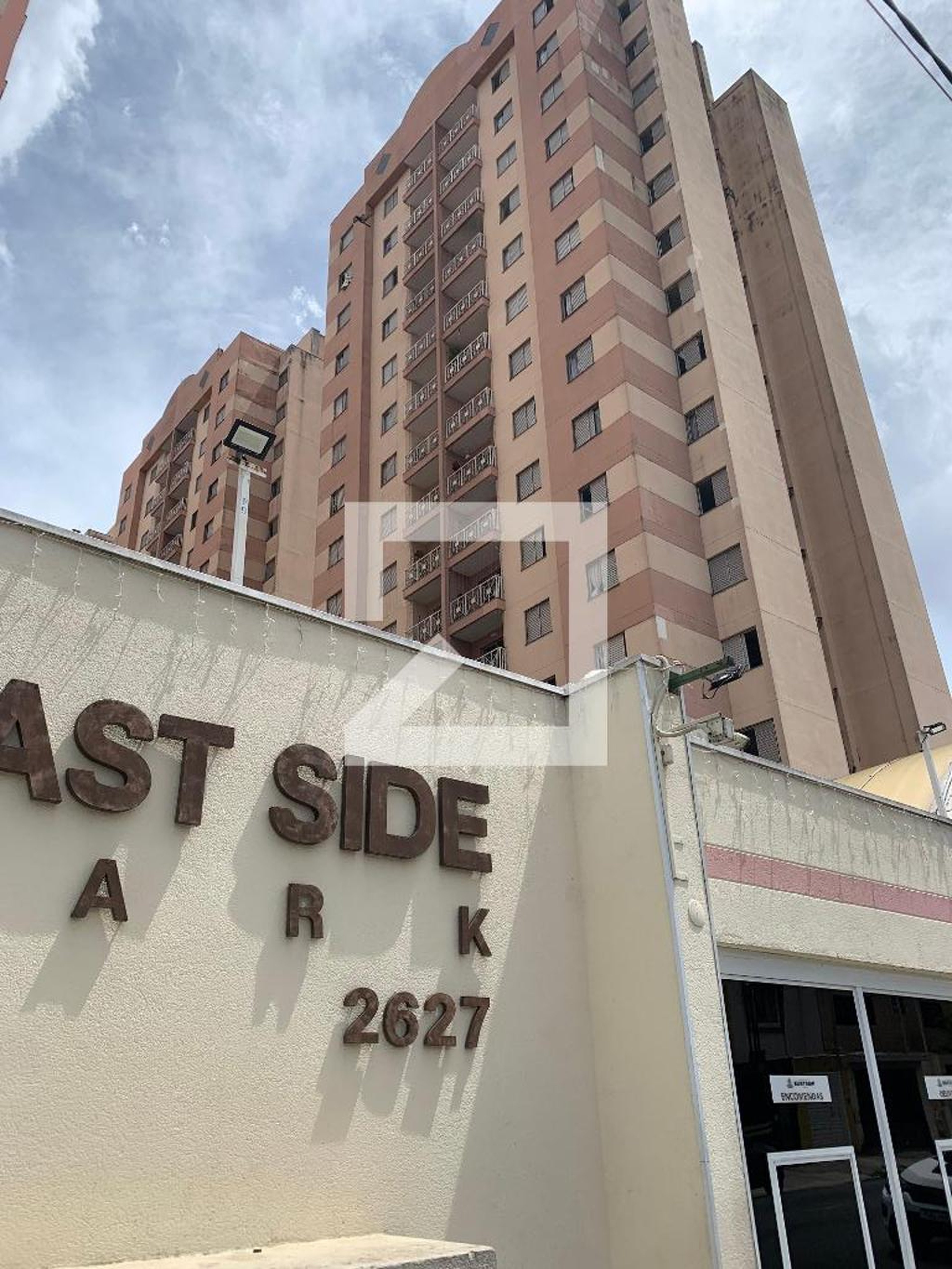 Fachada do Prédio Condomínio East Side Park