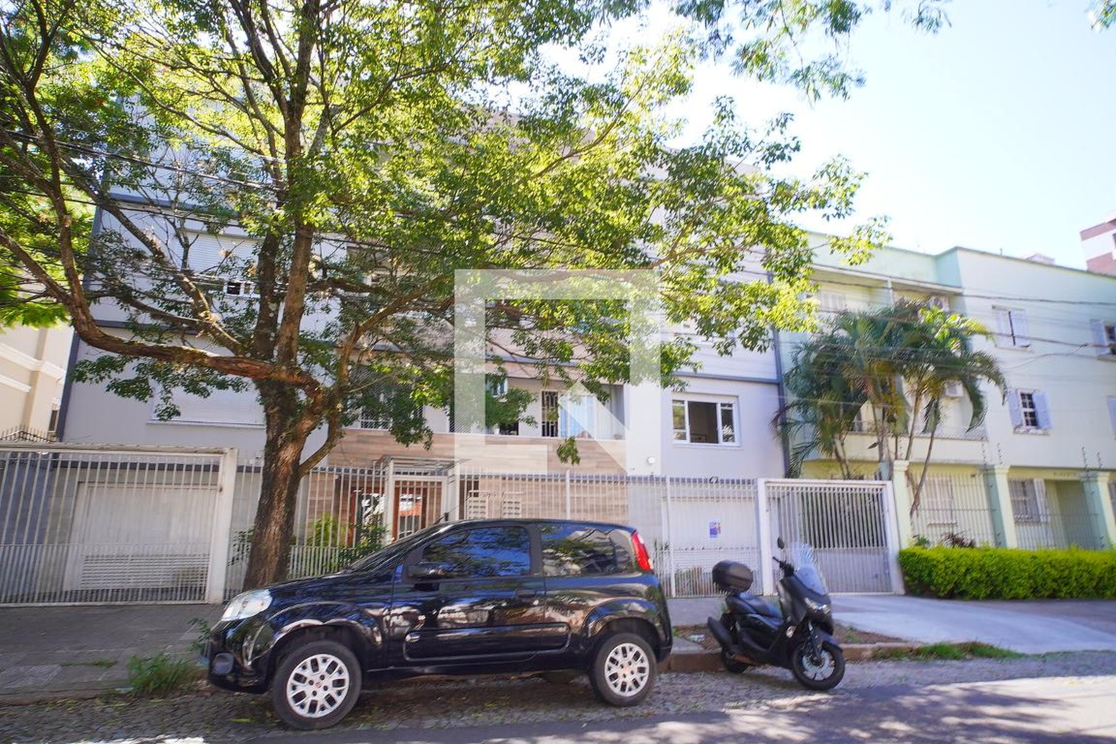 Fachada Condomínio em Rua Faria Santos, 276