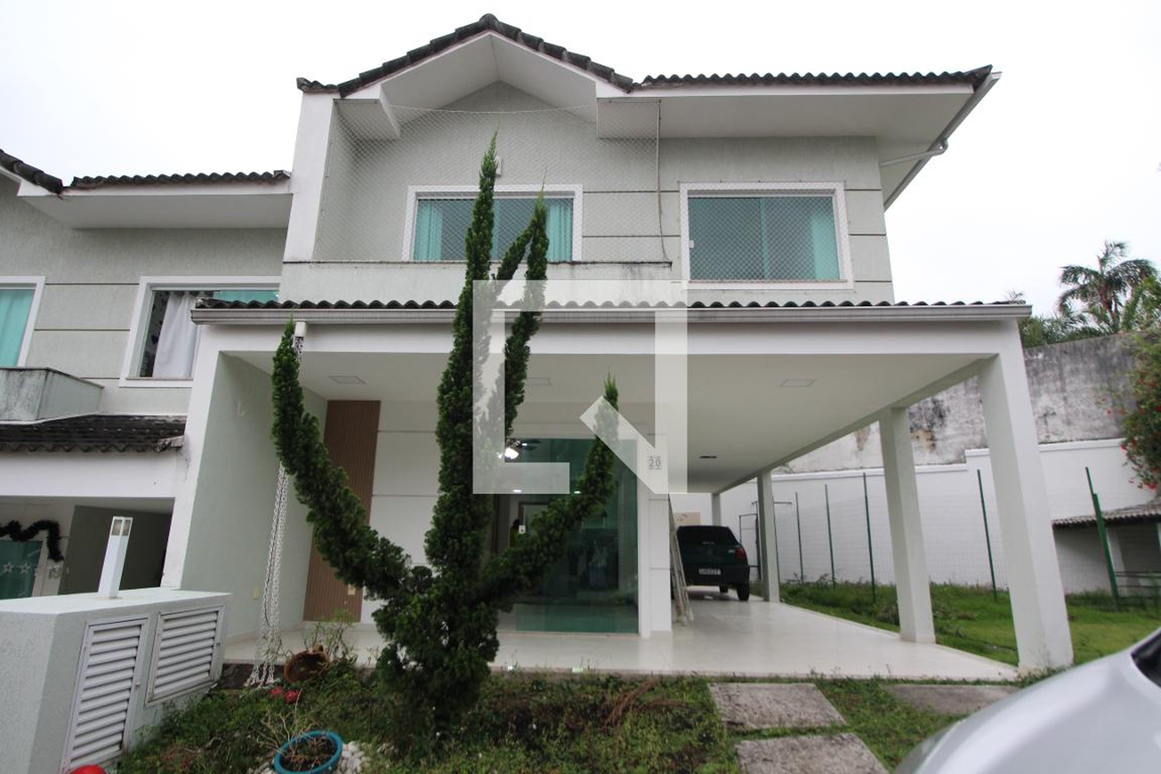 Fachada Condomínio em Rua Geminiano Góis, N° 1194