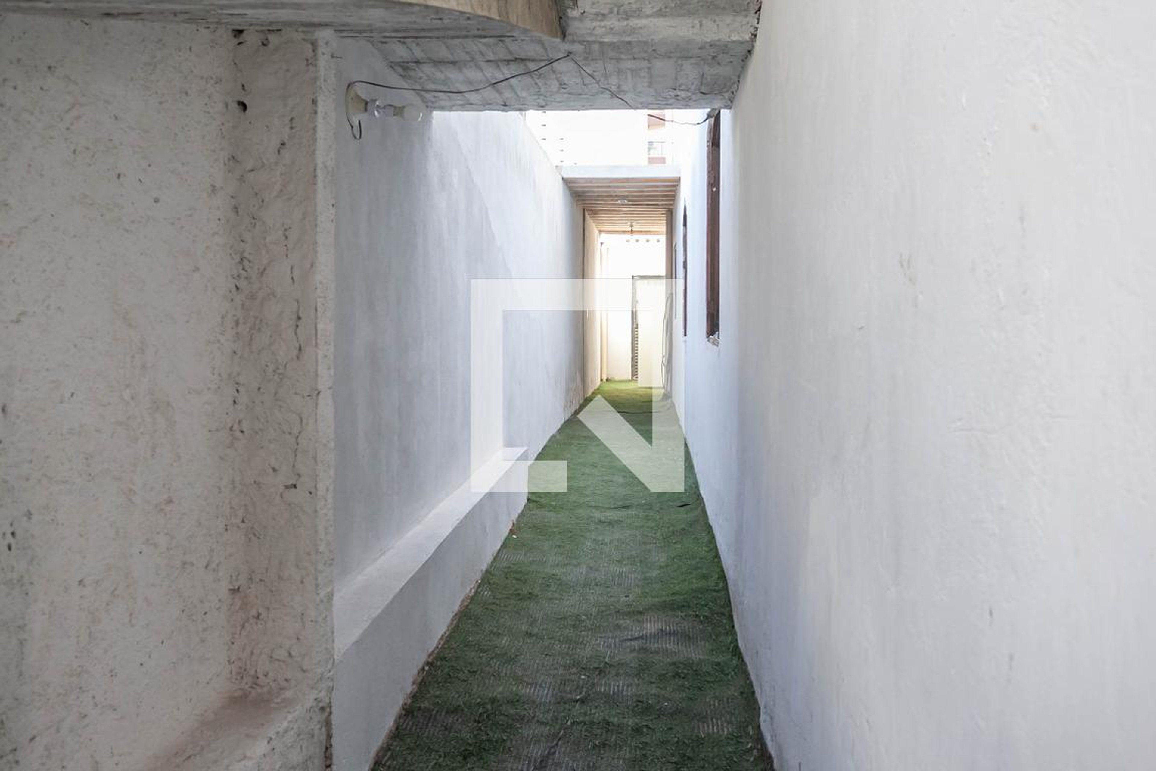 Entrada Condomínio em Rua Castelo Évora, 240
