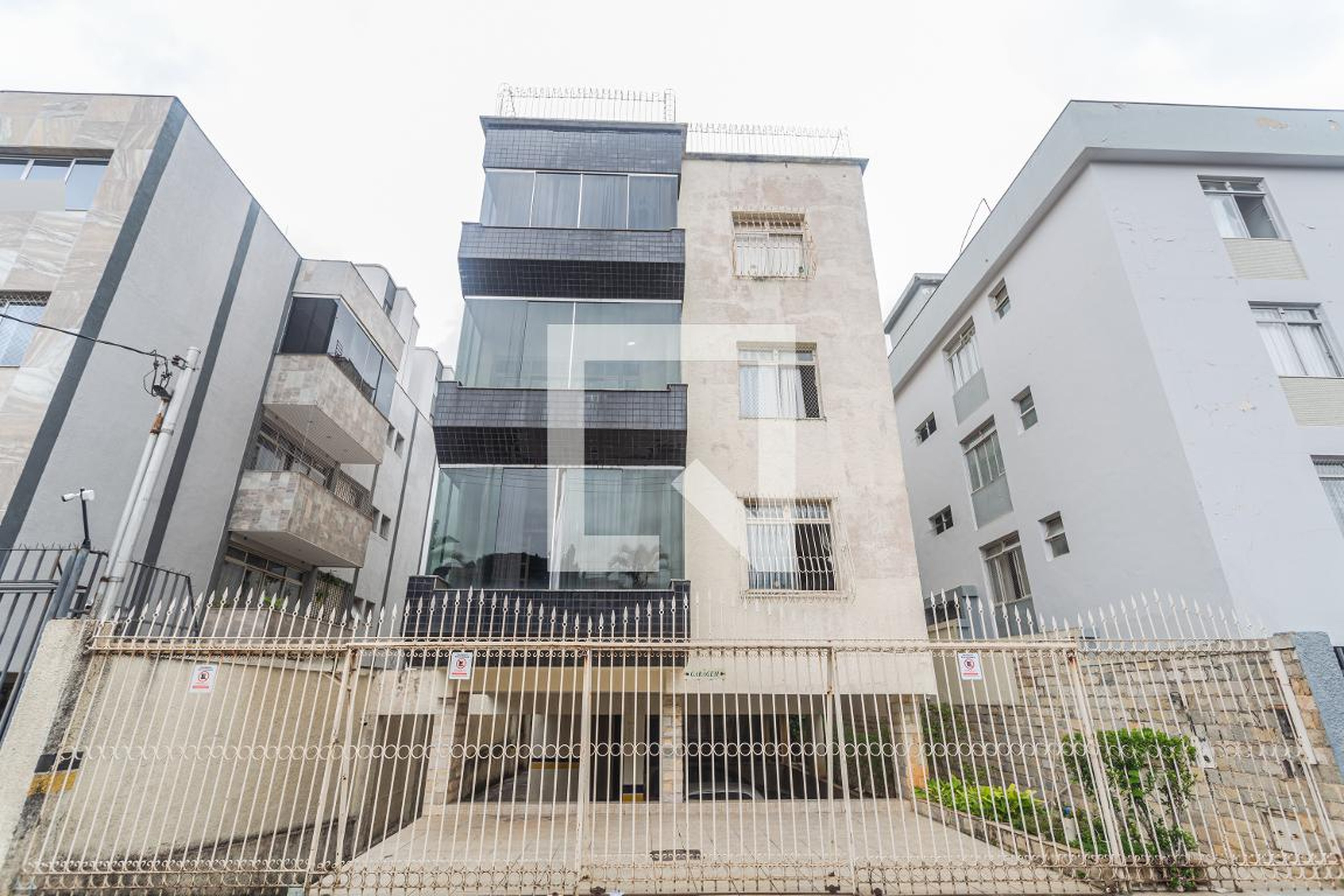 Fachada Condomínio em Rua São Gonçalo, 1156