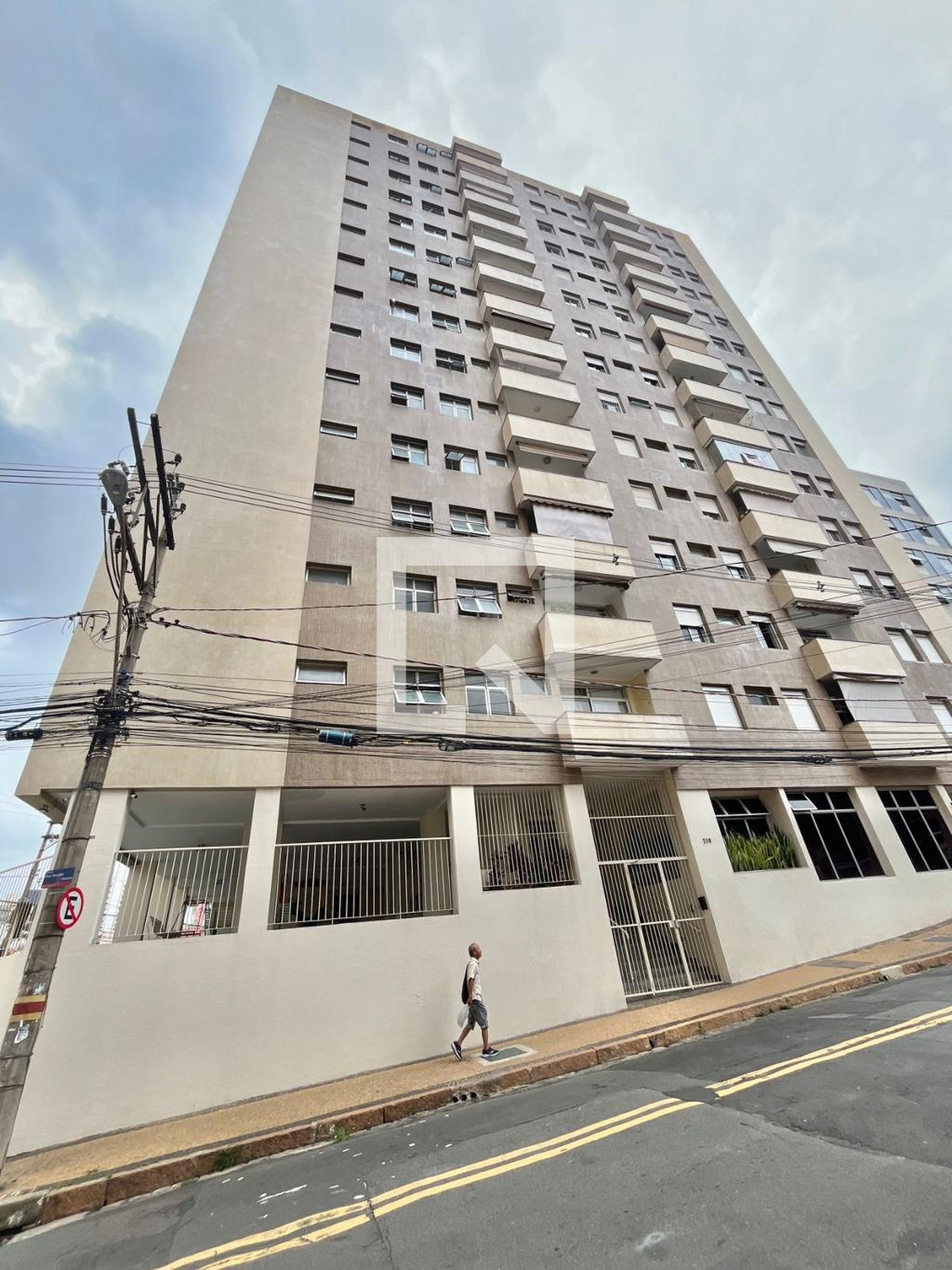 Fachada do Prédio Condomínio em Rua Hércules Florence, 210