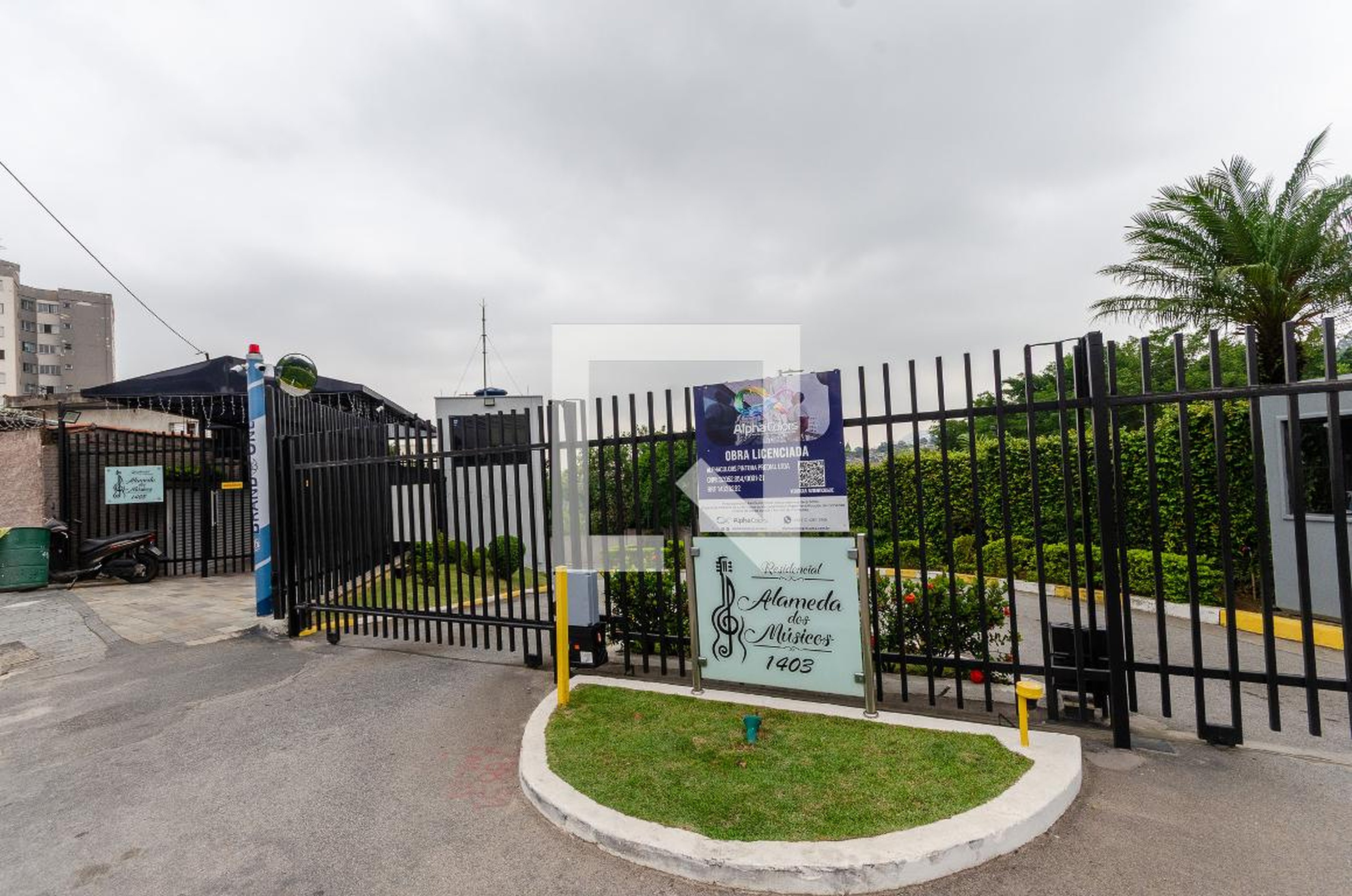 Fachada Condomínio em Estrada do Sabão, 1401