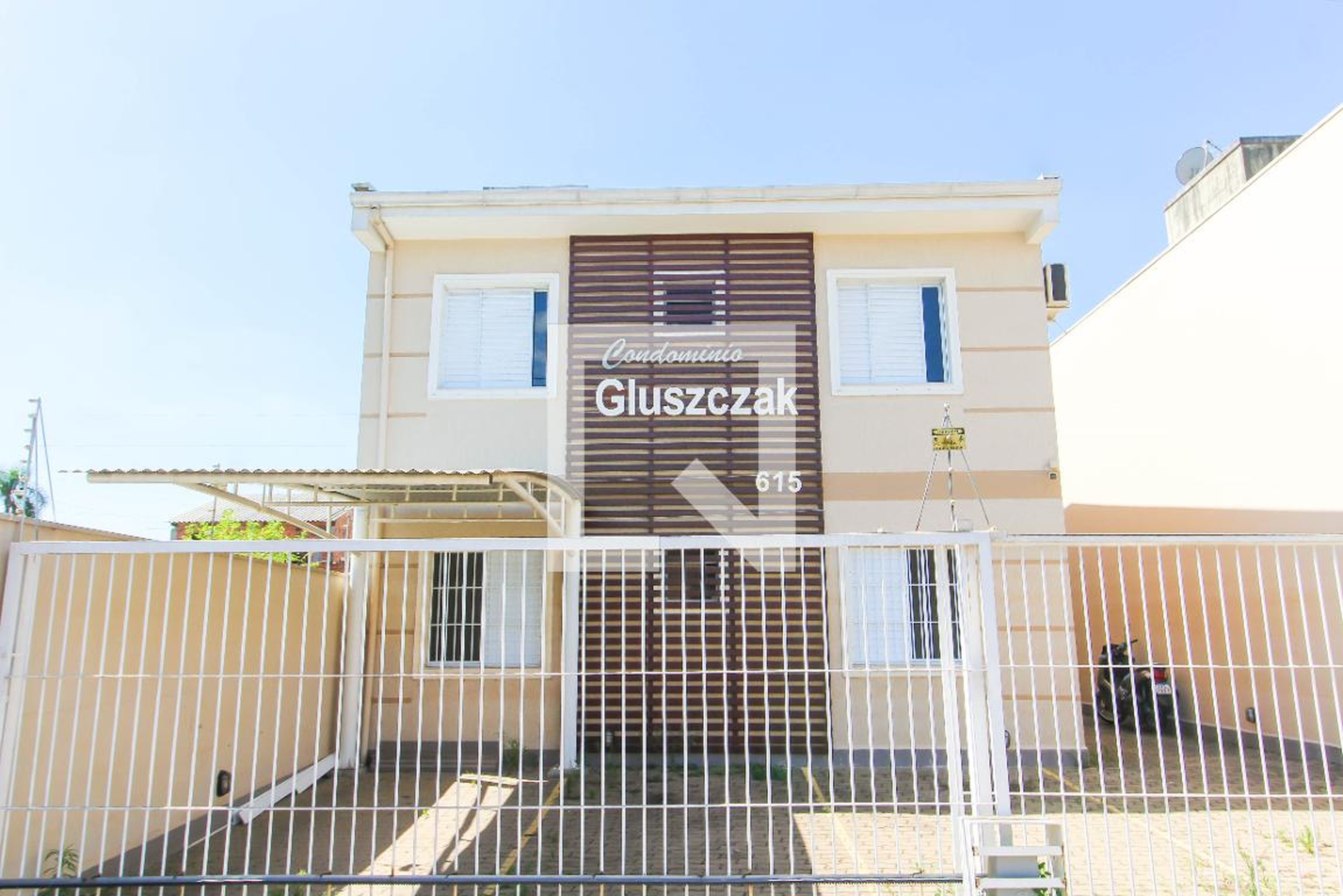 Fachada Condomínio Gluszczak