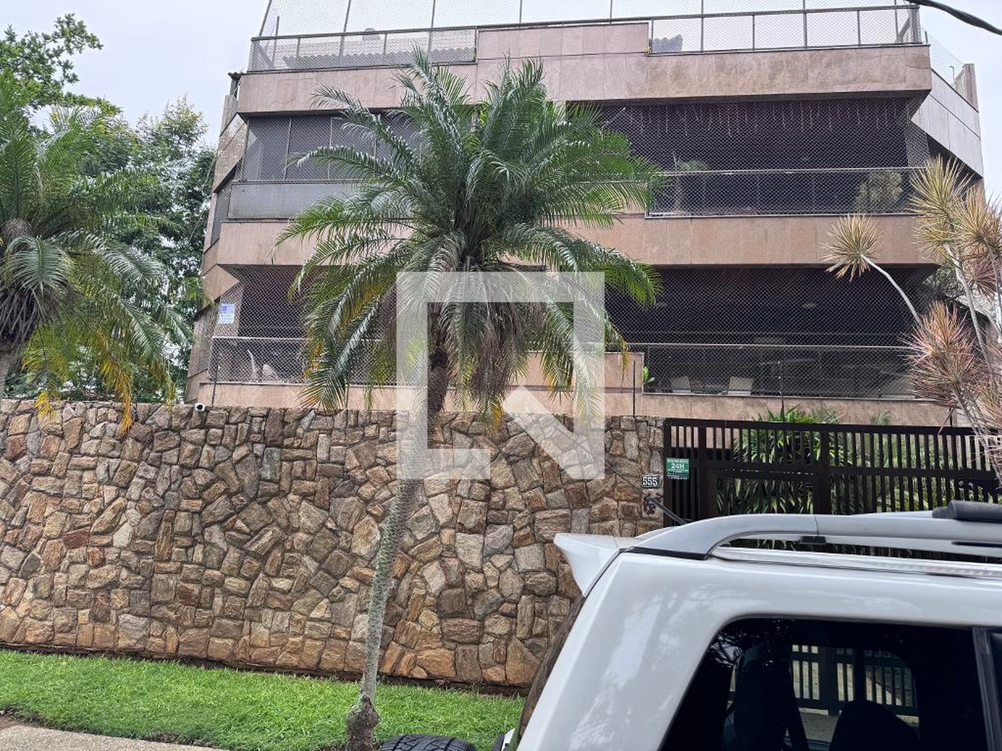 Fachada Condomínio em Rua São Francisco de Assis, 555