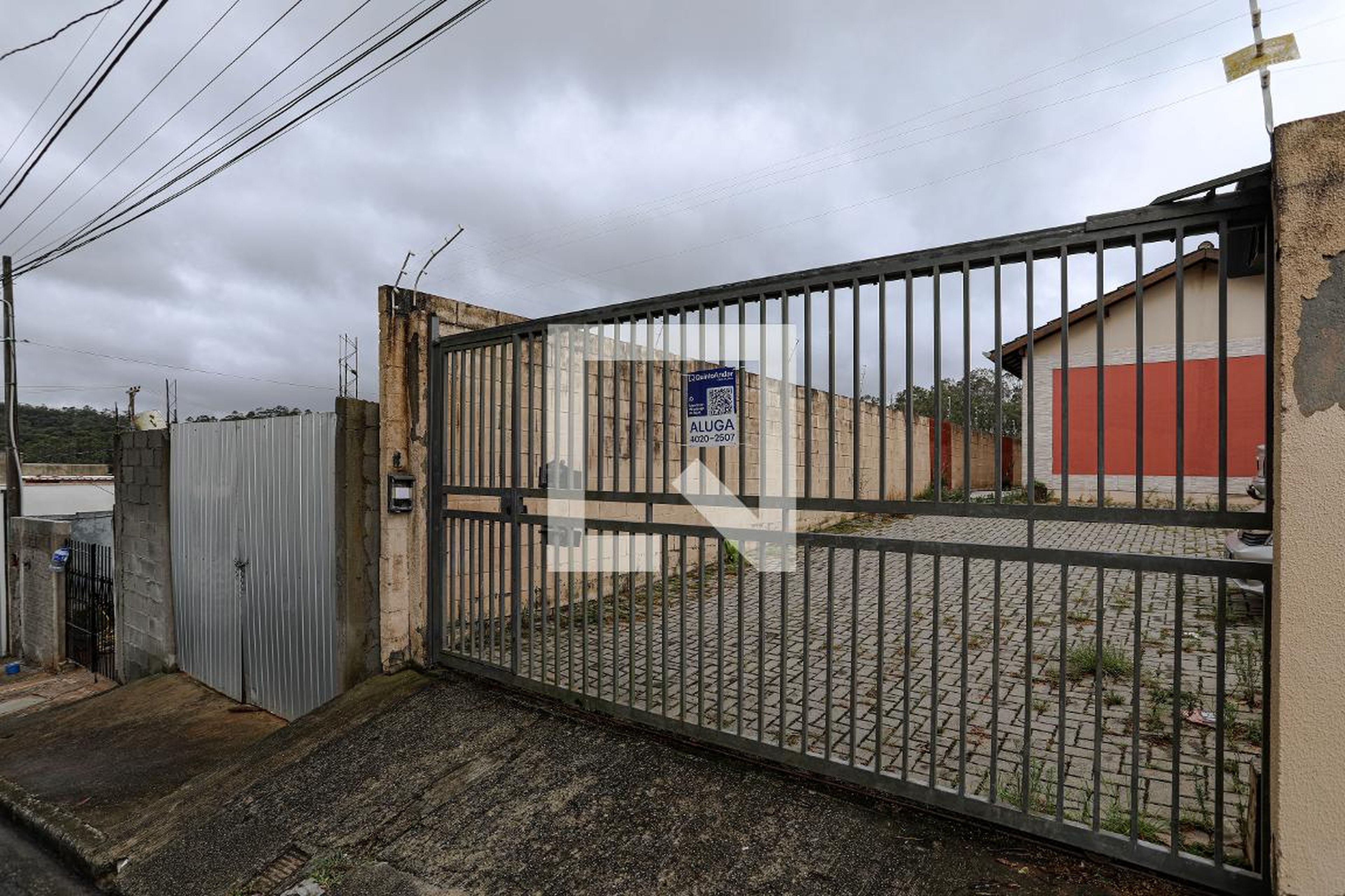 Fachada Condomínio em Rua da Páscoa, 42