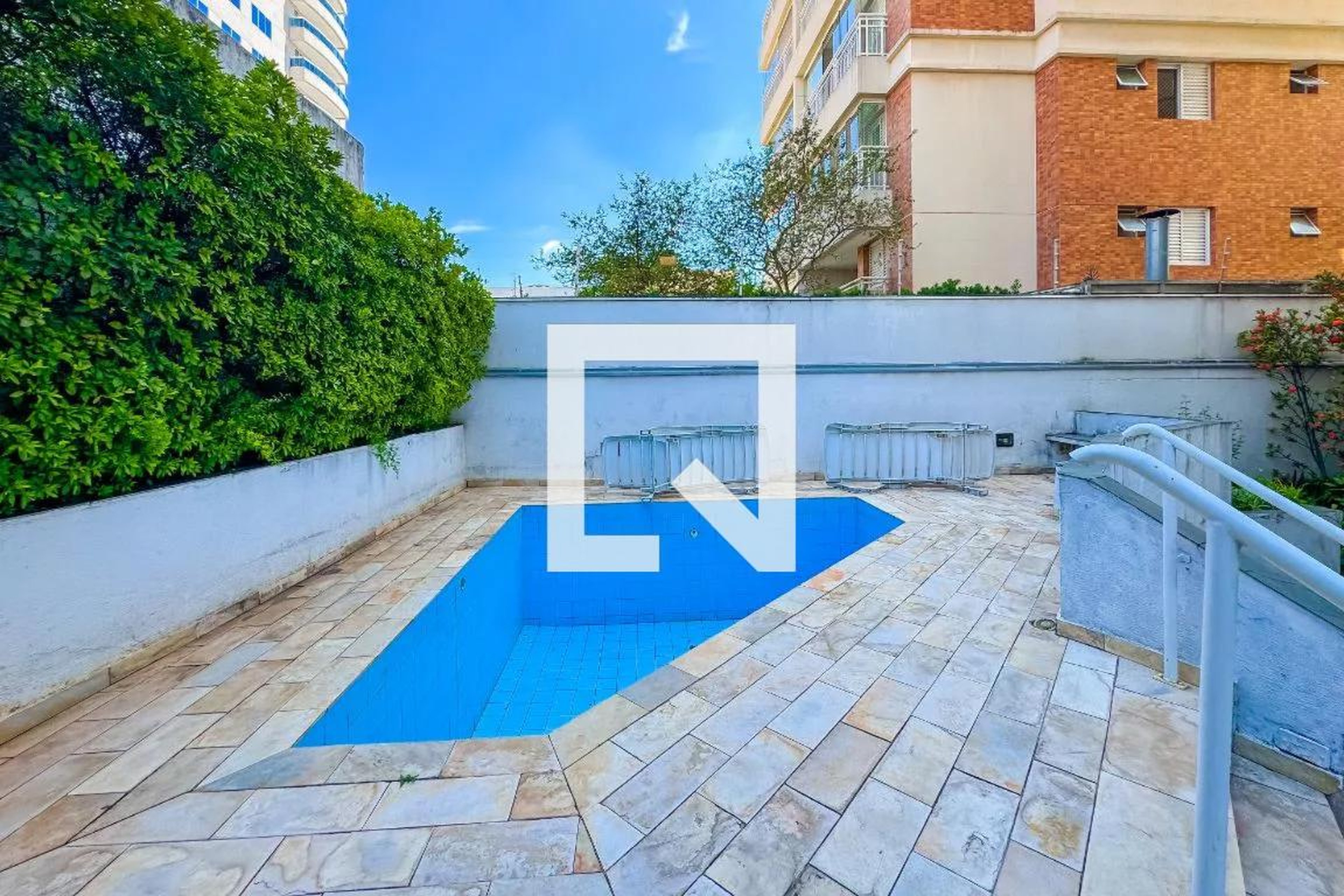 Piscina - Edifício Monte Carlo