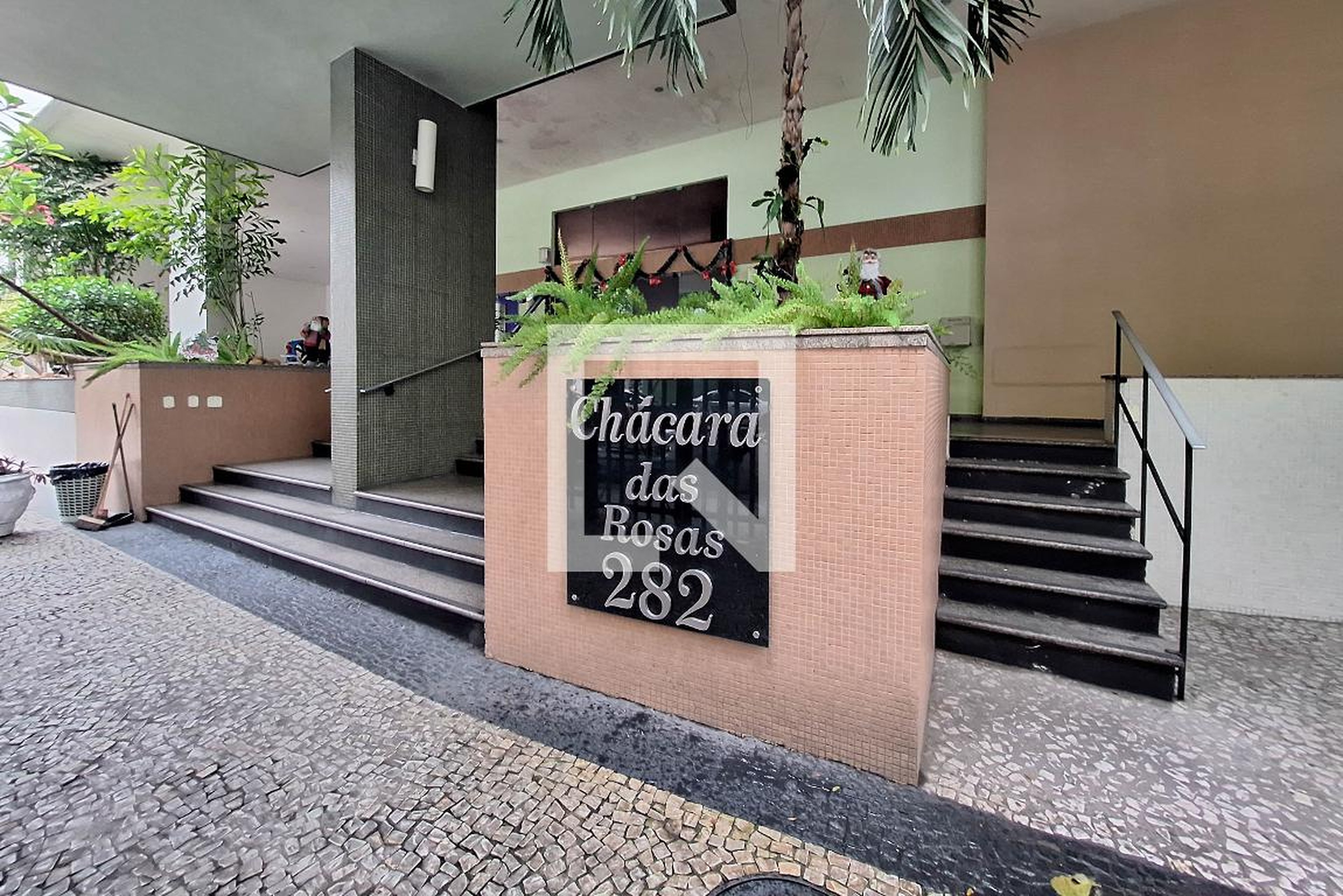 Fachada Condomínio Chácara das Rosas