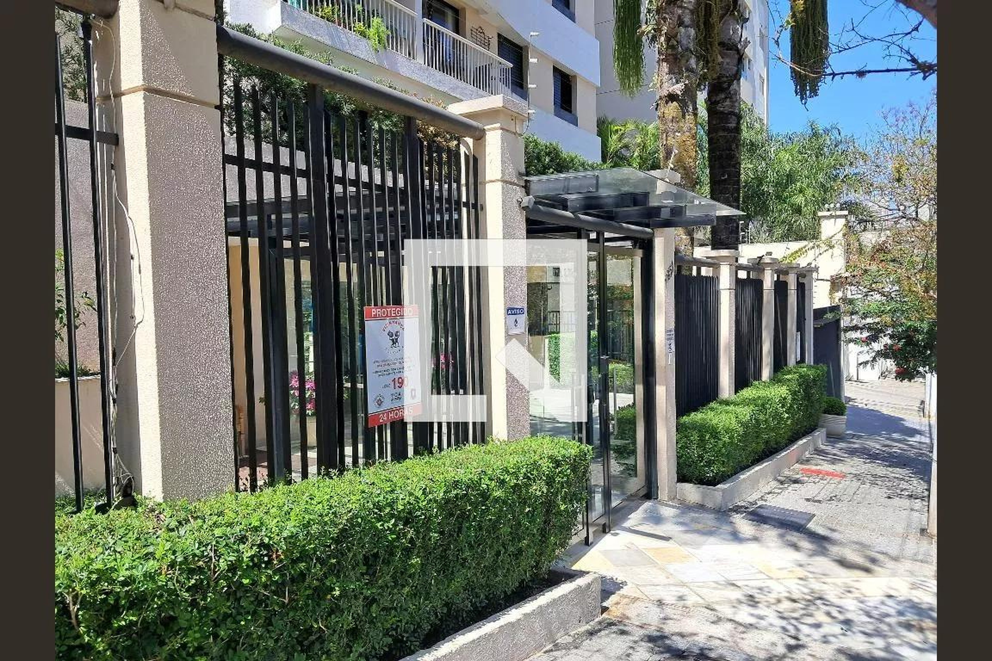 Fachada Condomínio Lugano Pompéia