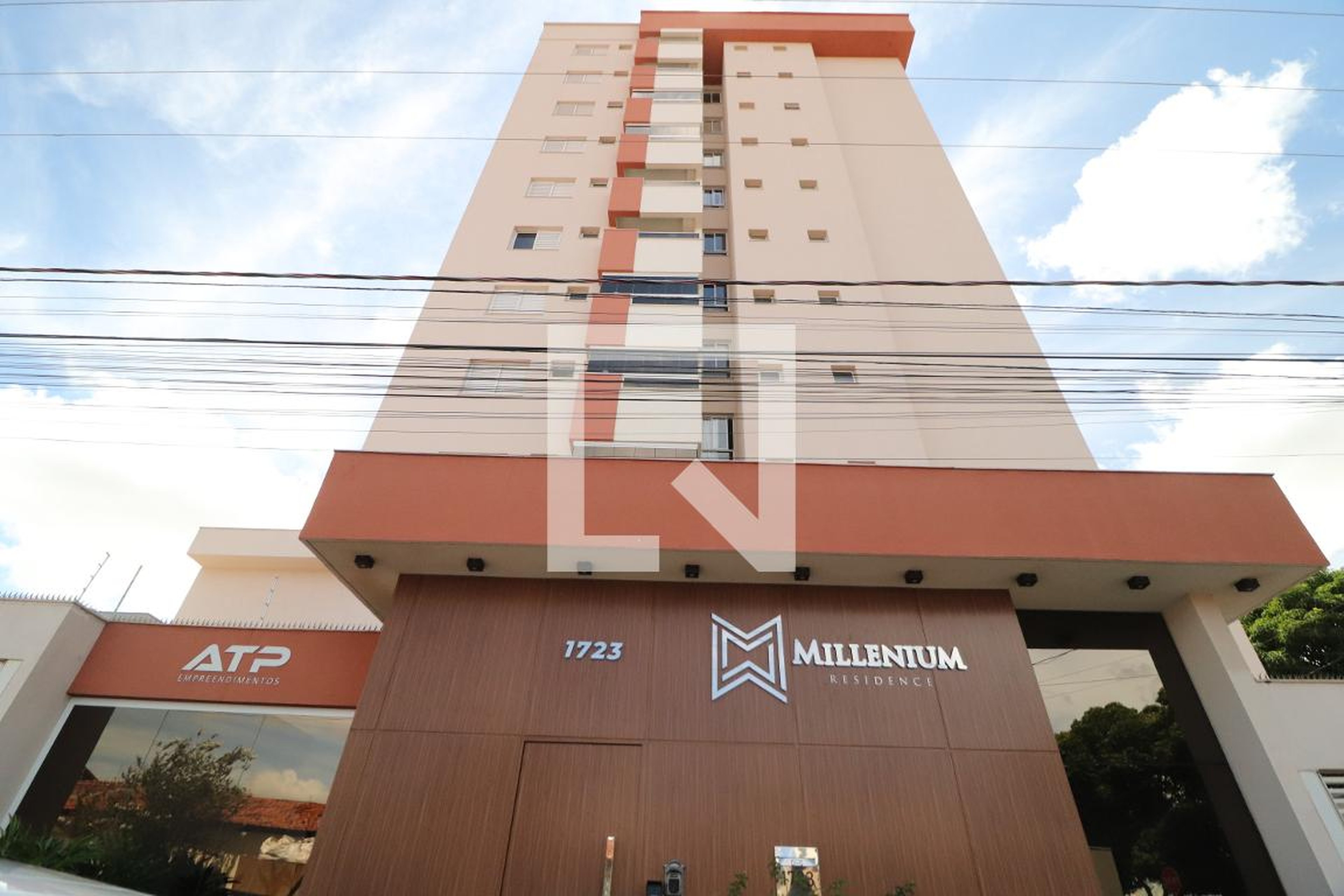 Fachada Condomínio em Rua João Ângelo Schiavinato, 1723