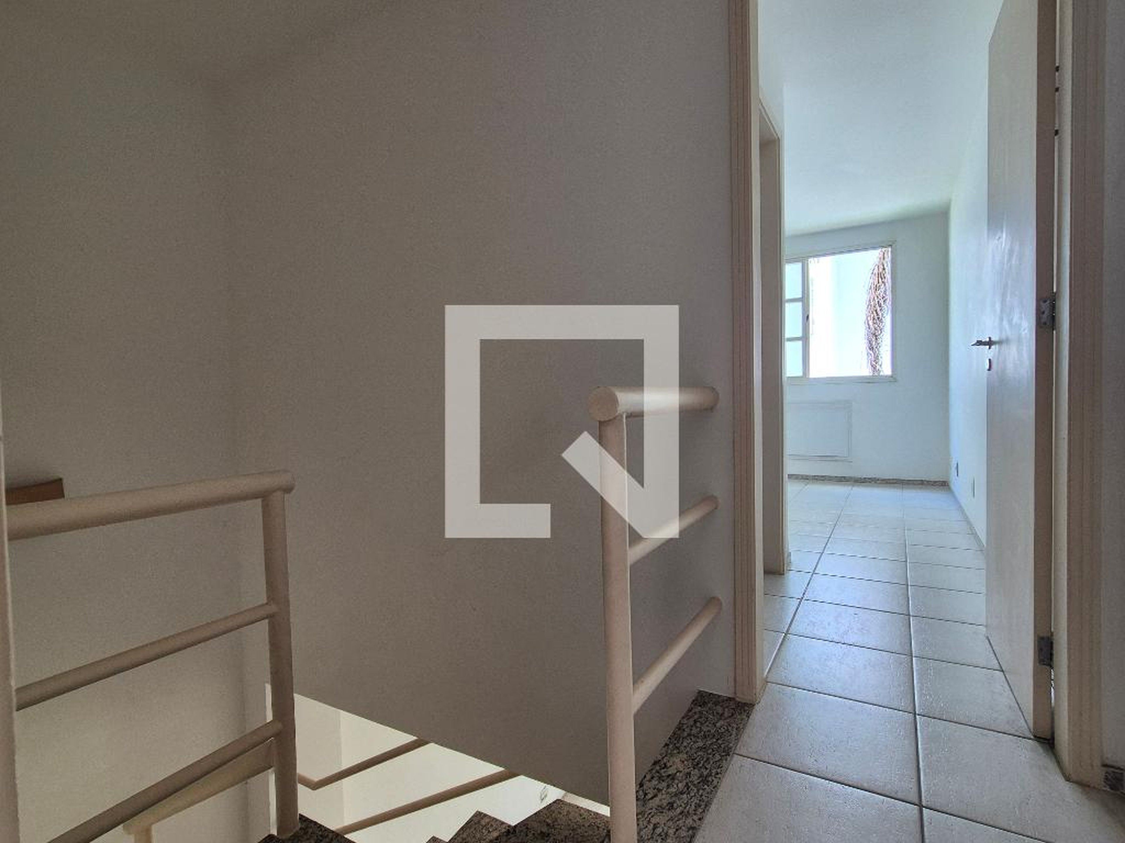 Hall Condomínio em Rua Jorge Emílio Fontenele, 756