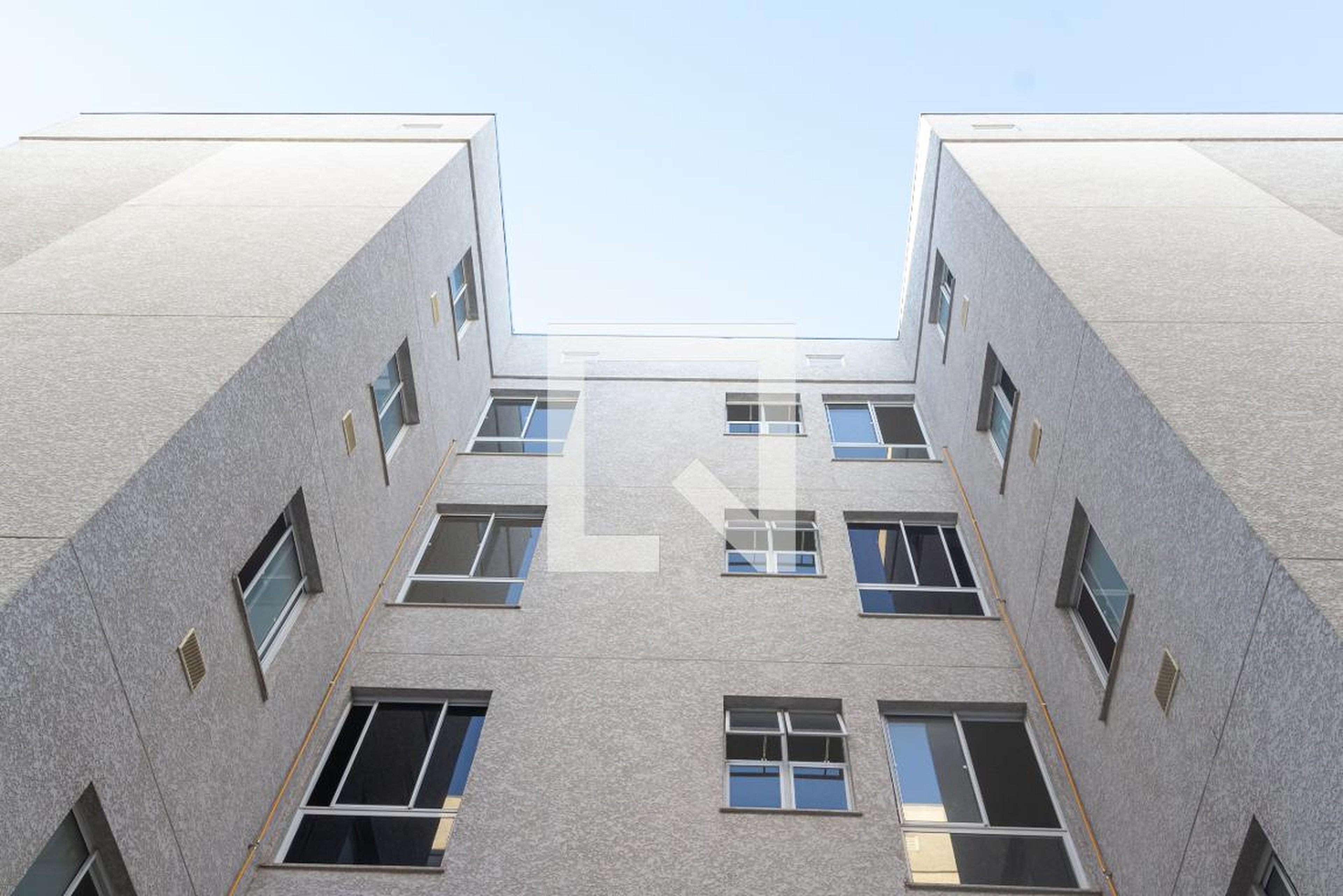 Fachada do Prédio Condomínio em Rua Sempre Verde, 125