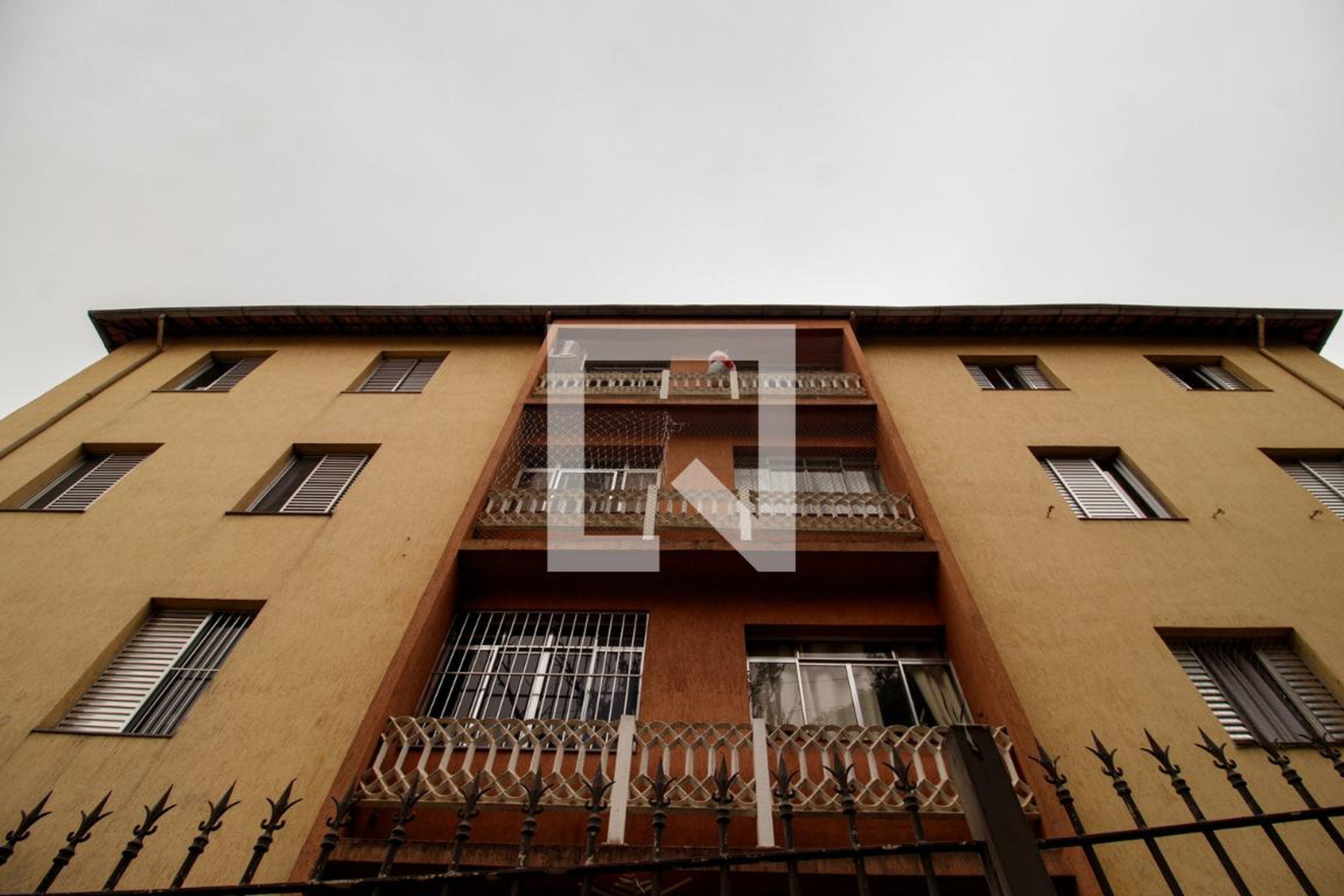 Fachada Condomínio em Rua João Gualberto de Almeida Pires, 86