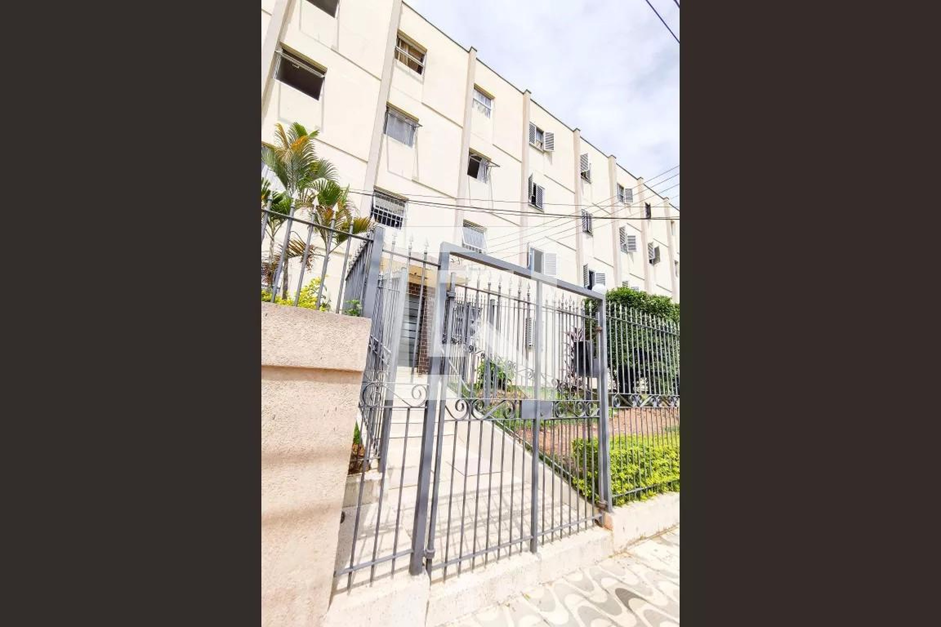 Fachada do Prédio Condomínio em Rua Tenente Ubirajara Monory, 154